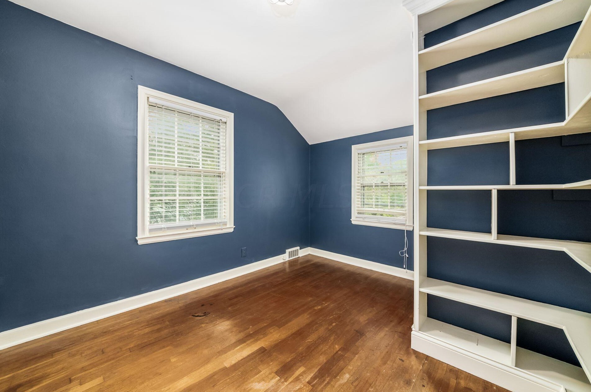 105 Henderson Rd, Columbus OH 43214-2404 exterior