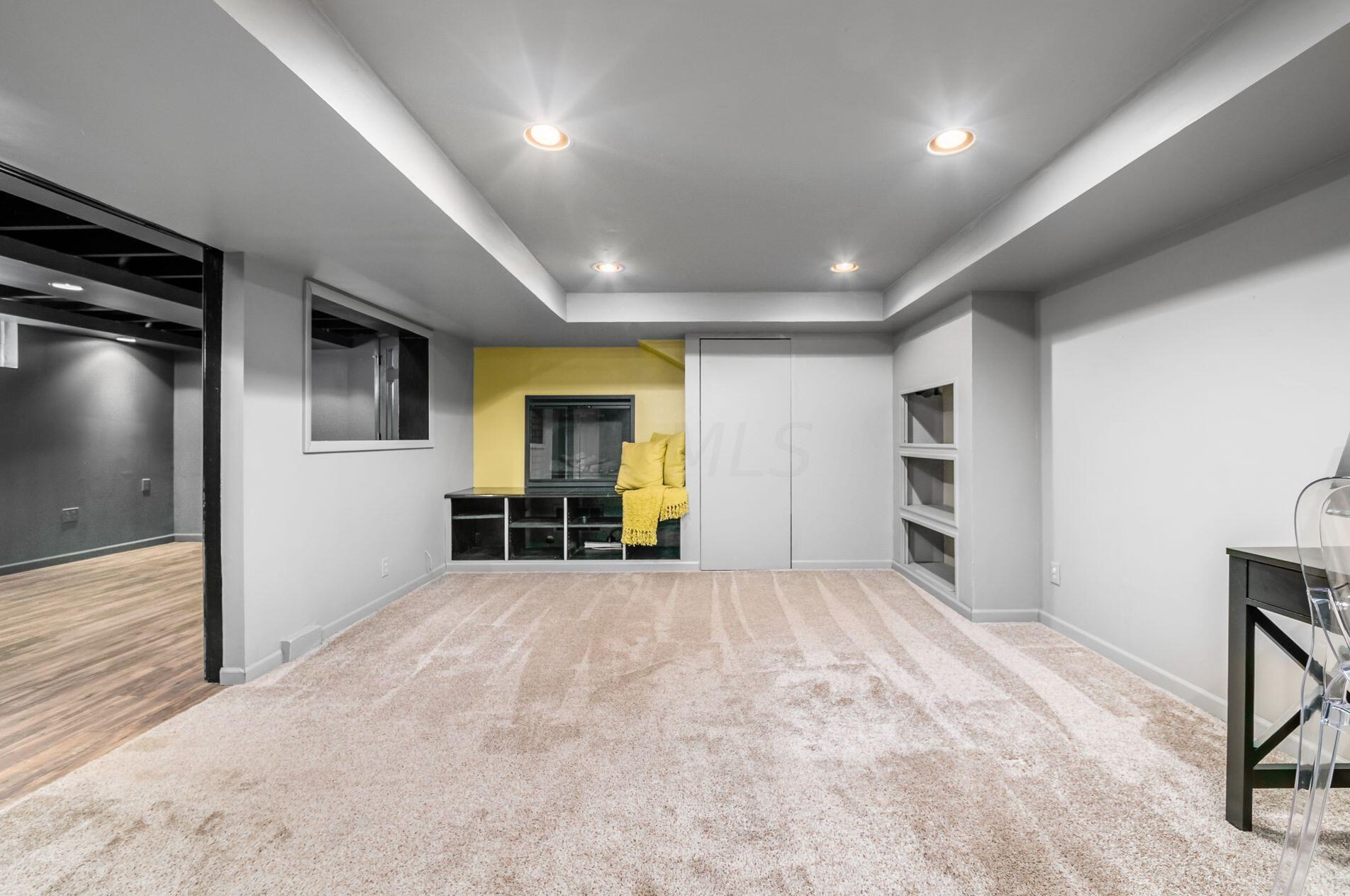 105 Henderson Rd, Columbus OH 43214-2404 exterior