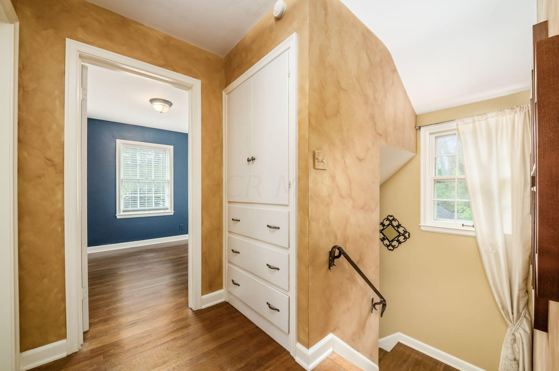 105 Henderson Rd, Columbus OH 43214-2404 exterior