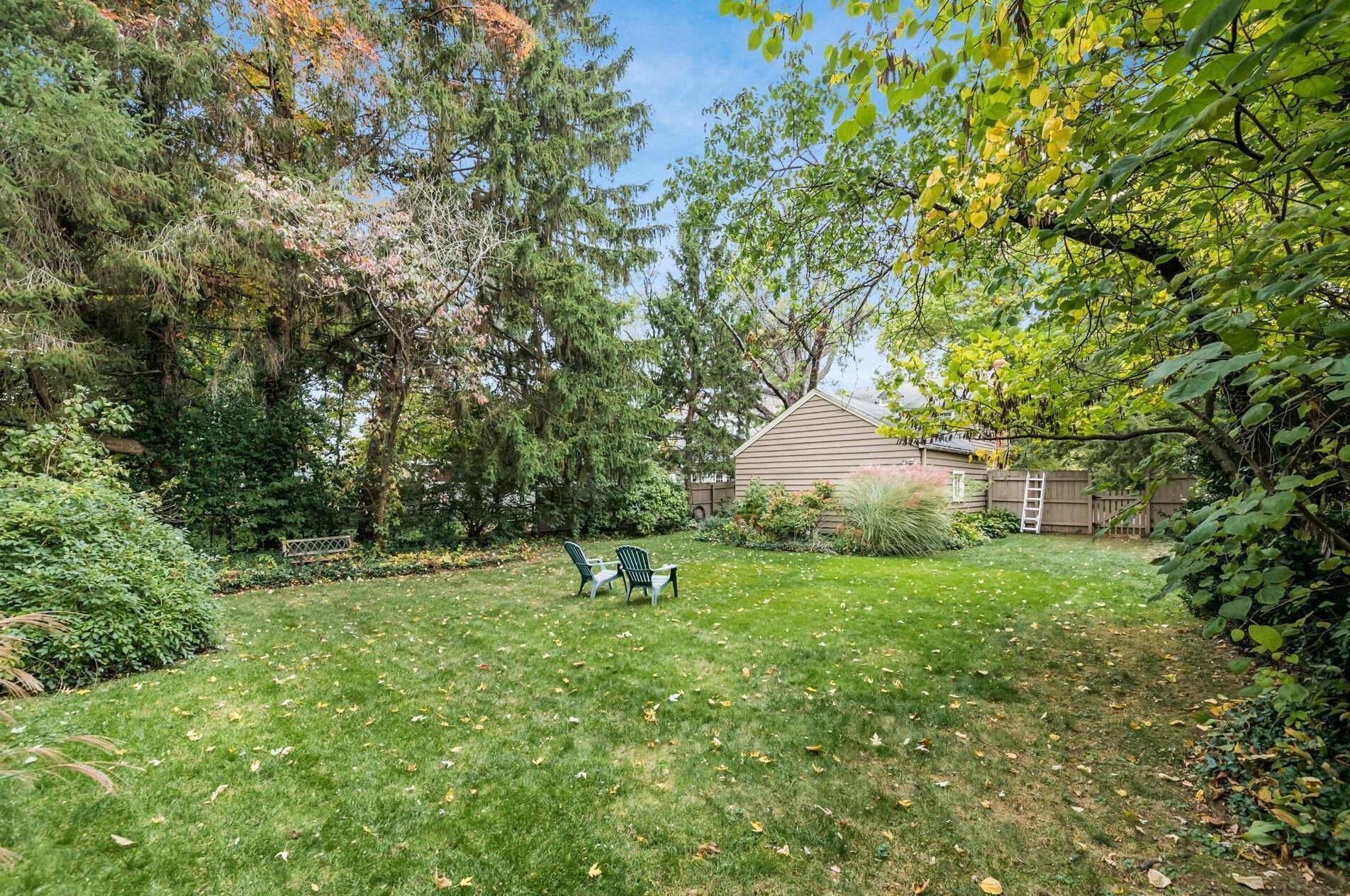 105 Henderson Rd, Columbus OH 43214-2404 exterior