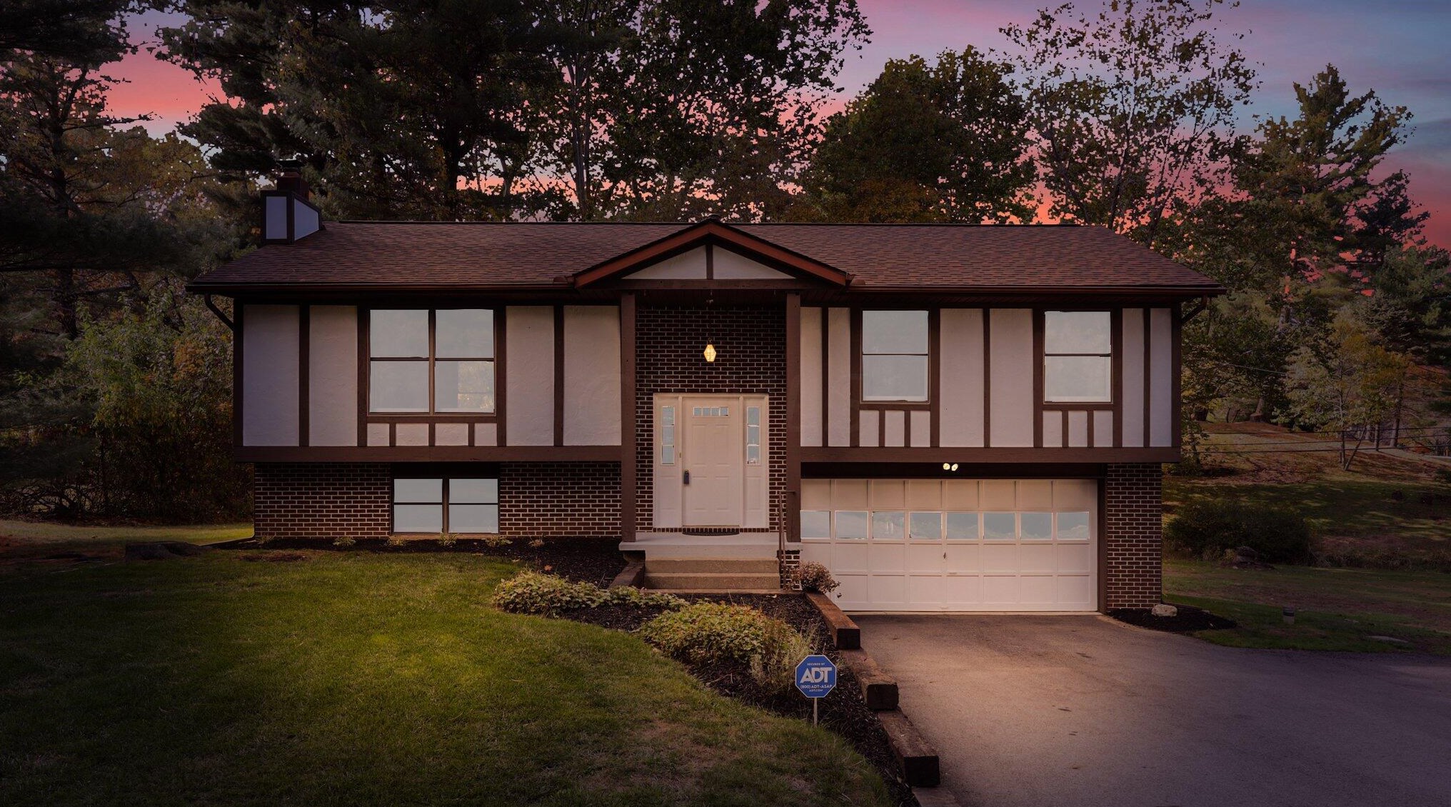 126 Mill Race Rd, Granville, OH 43023