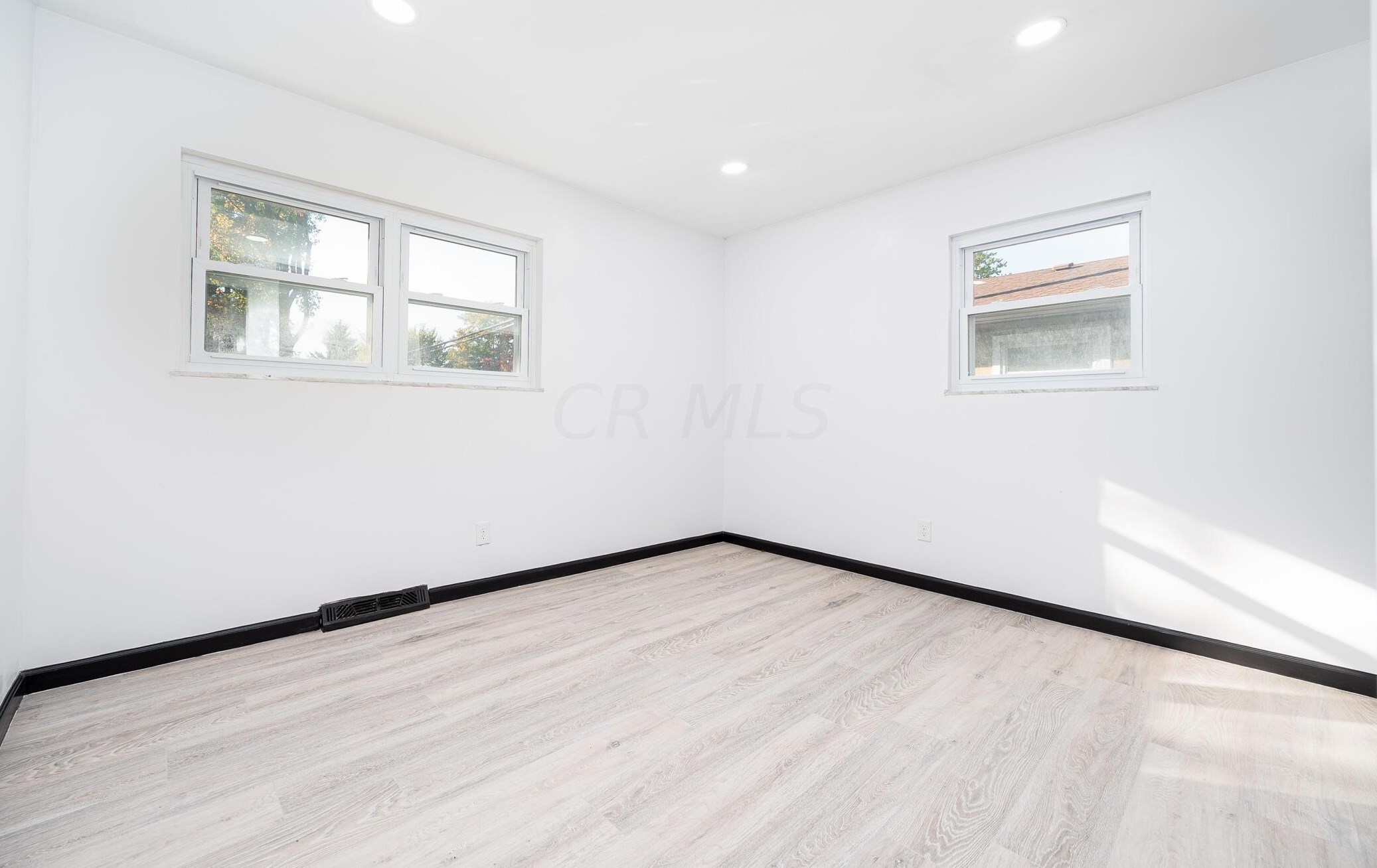 4824 Valley Forge Dr, Columbus OH  43229-6452 exterior