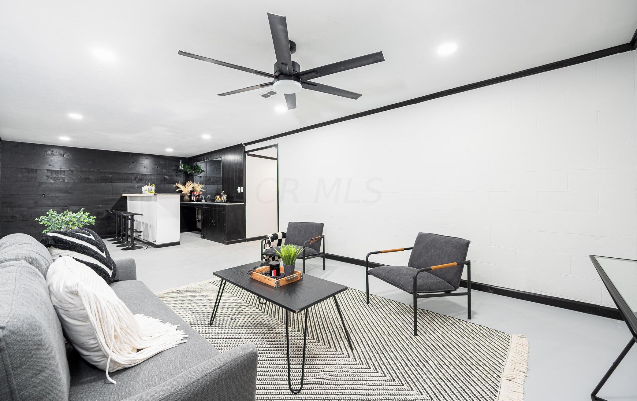 4824 Valley Forge Dr, Columbus OH  43229-6452 exterior