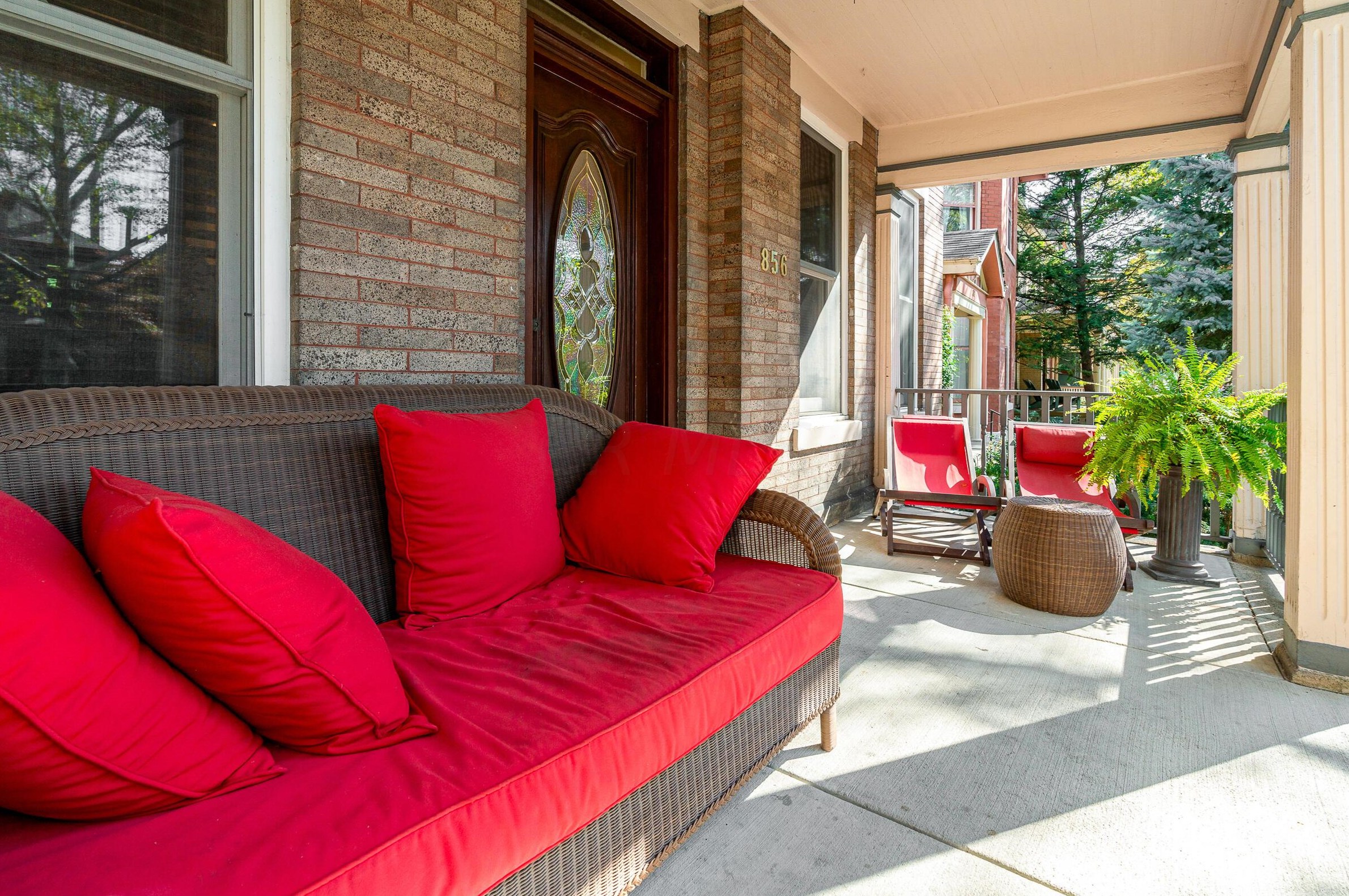 856 Neil Ave, Columbus, OH 43215-1331