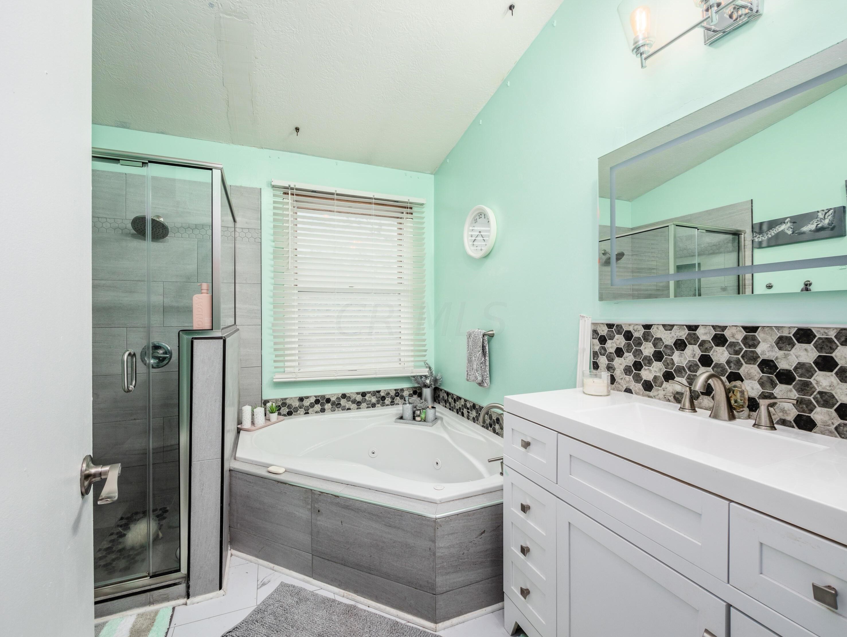 9589 Refugee Rd, Pickerington OH  43147-9640 exterior