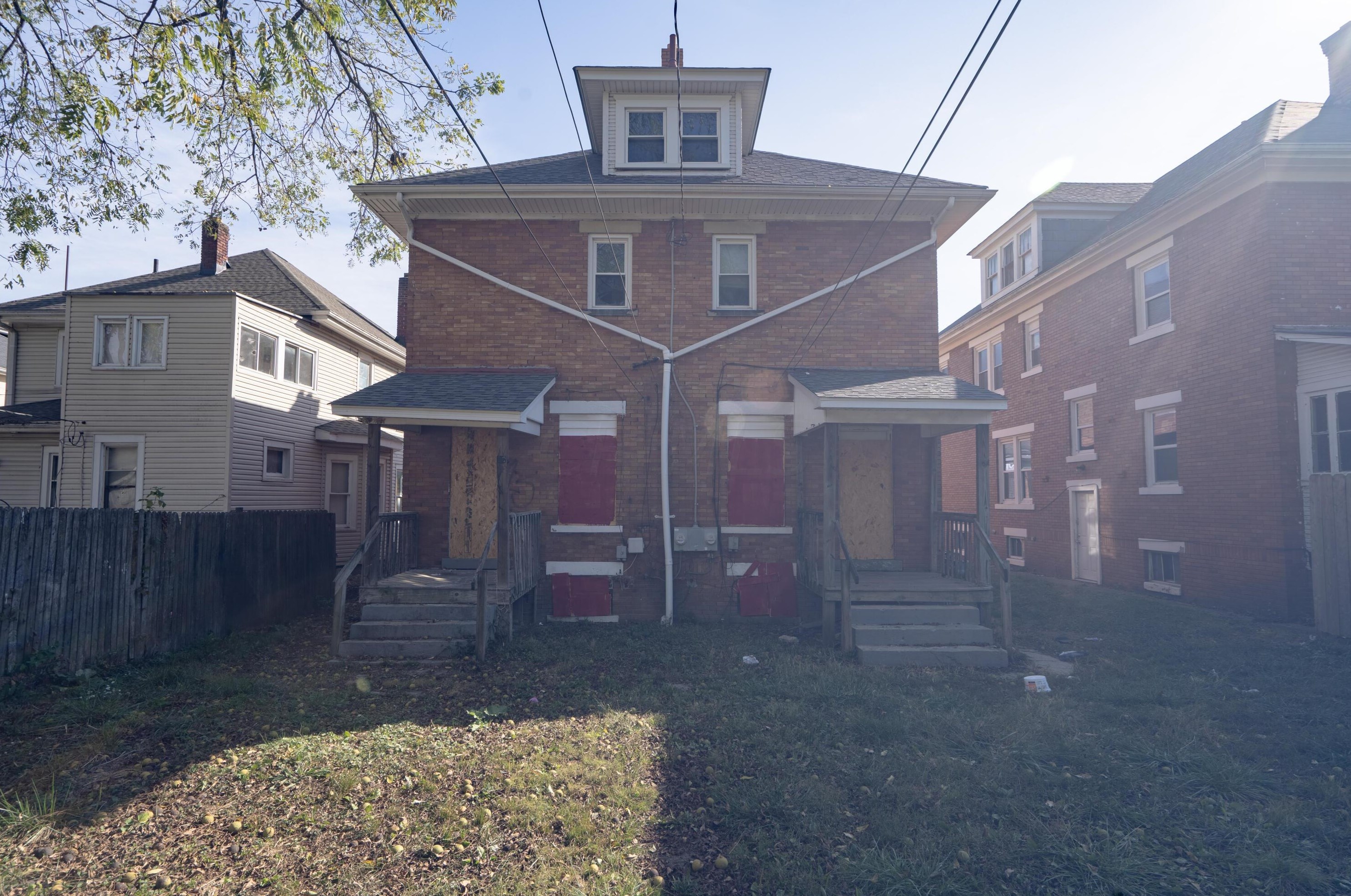 73 Whitethorne Ave, Columbus OH  43223-1120 exterior