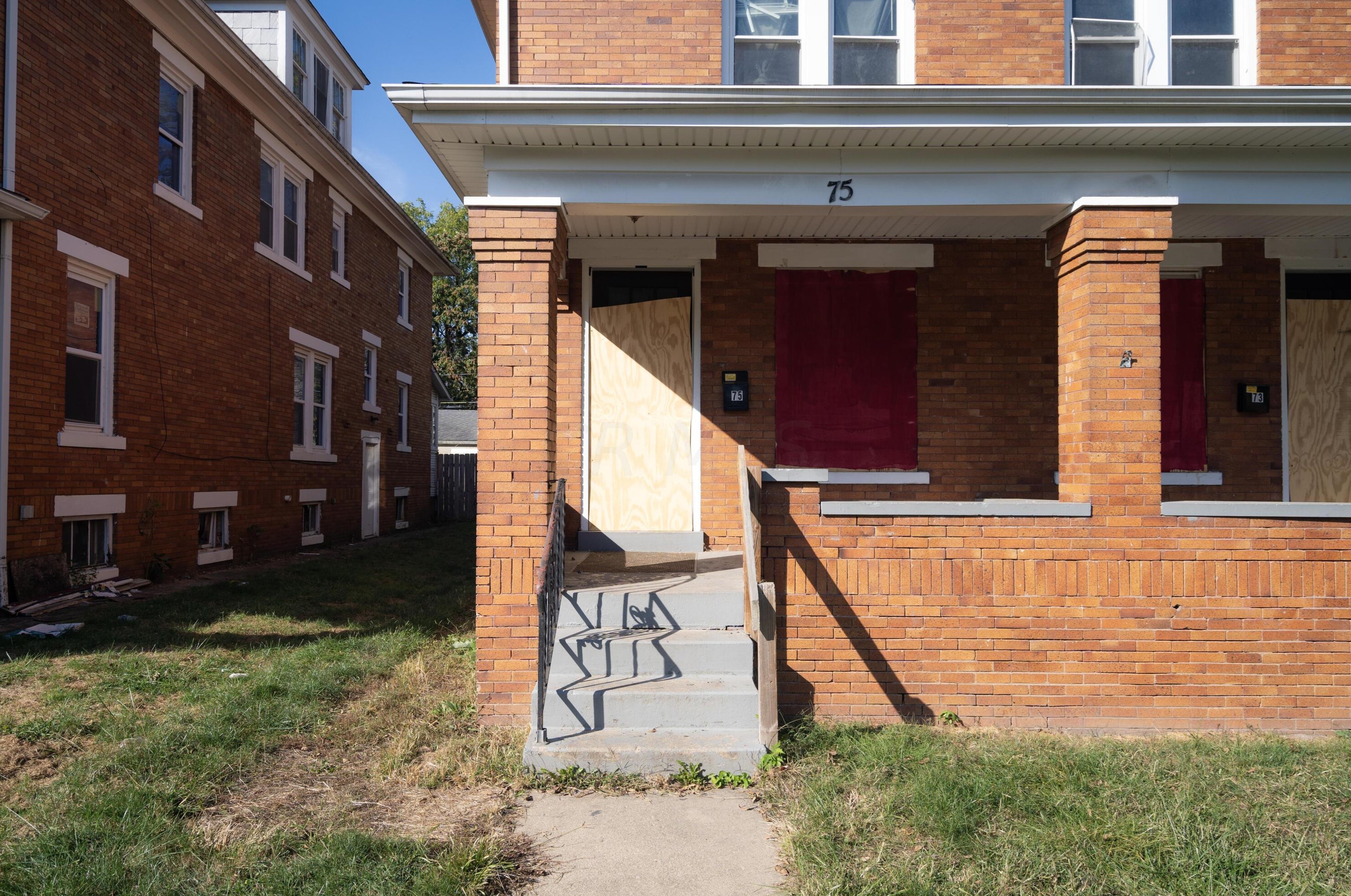 73 Whitethorne Ave, Columbus OH  43223-1120 exterior