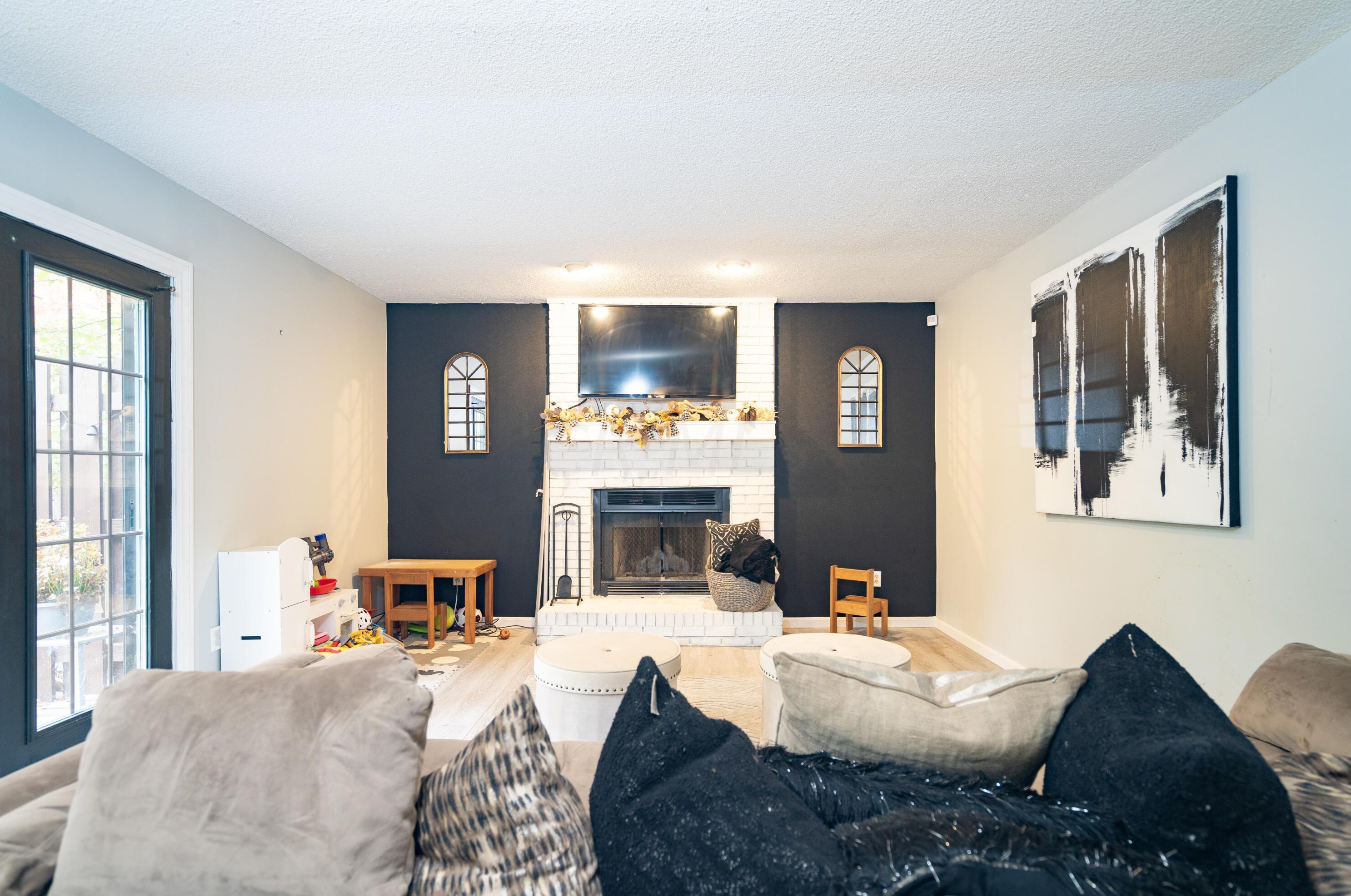 8611 Roscoe Pl, Dublin, OH 43016-8943