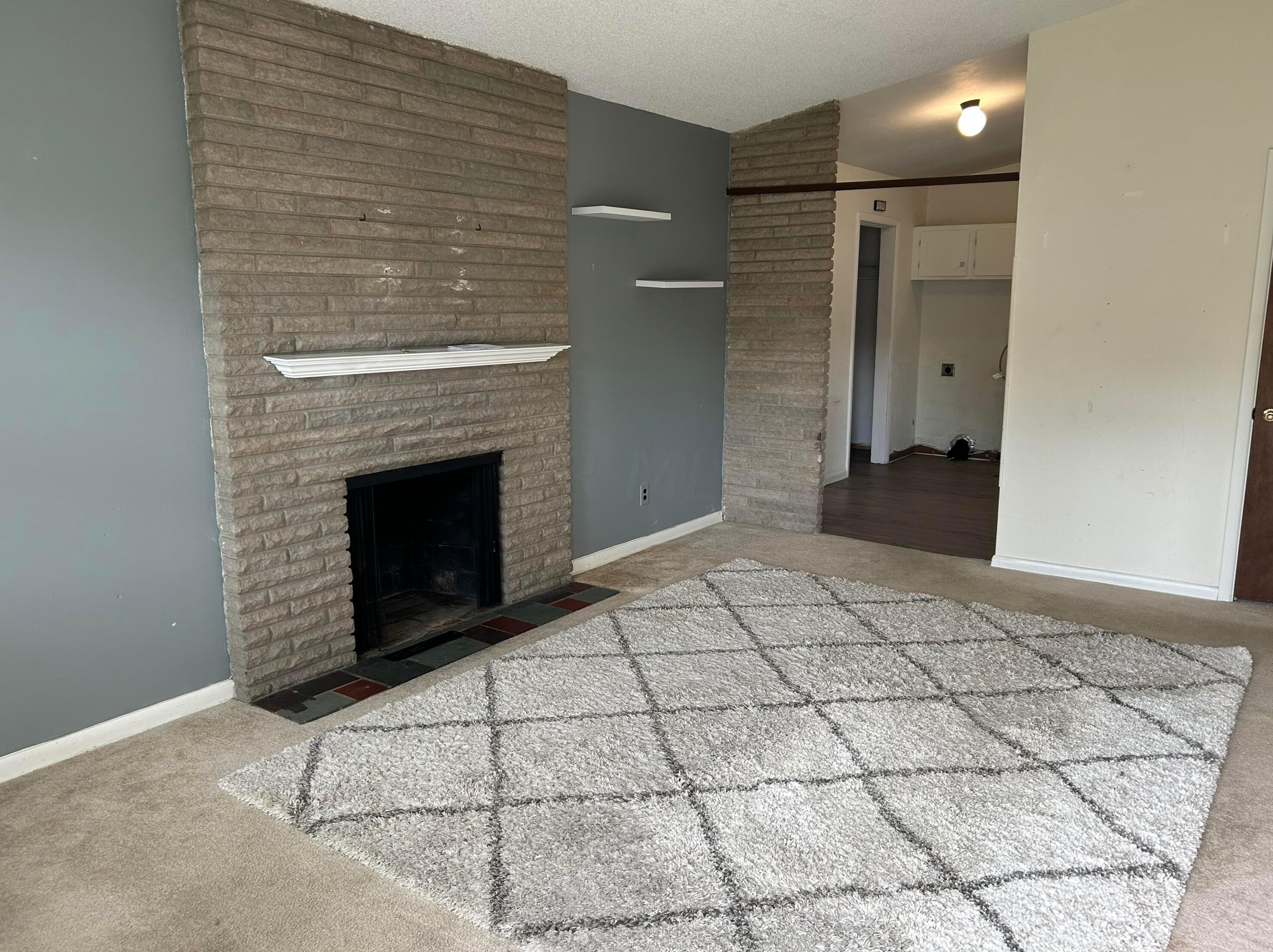 2910 Dennis Ln, Darbydale, OH 43123