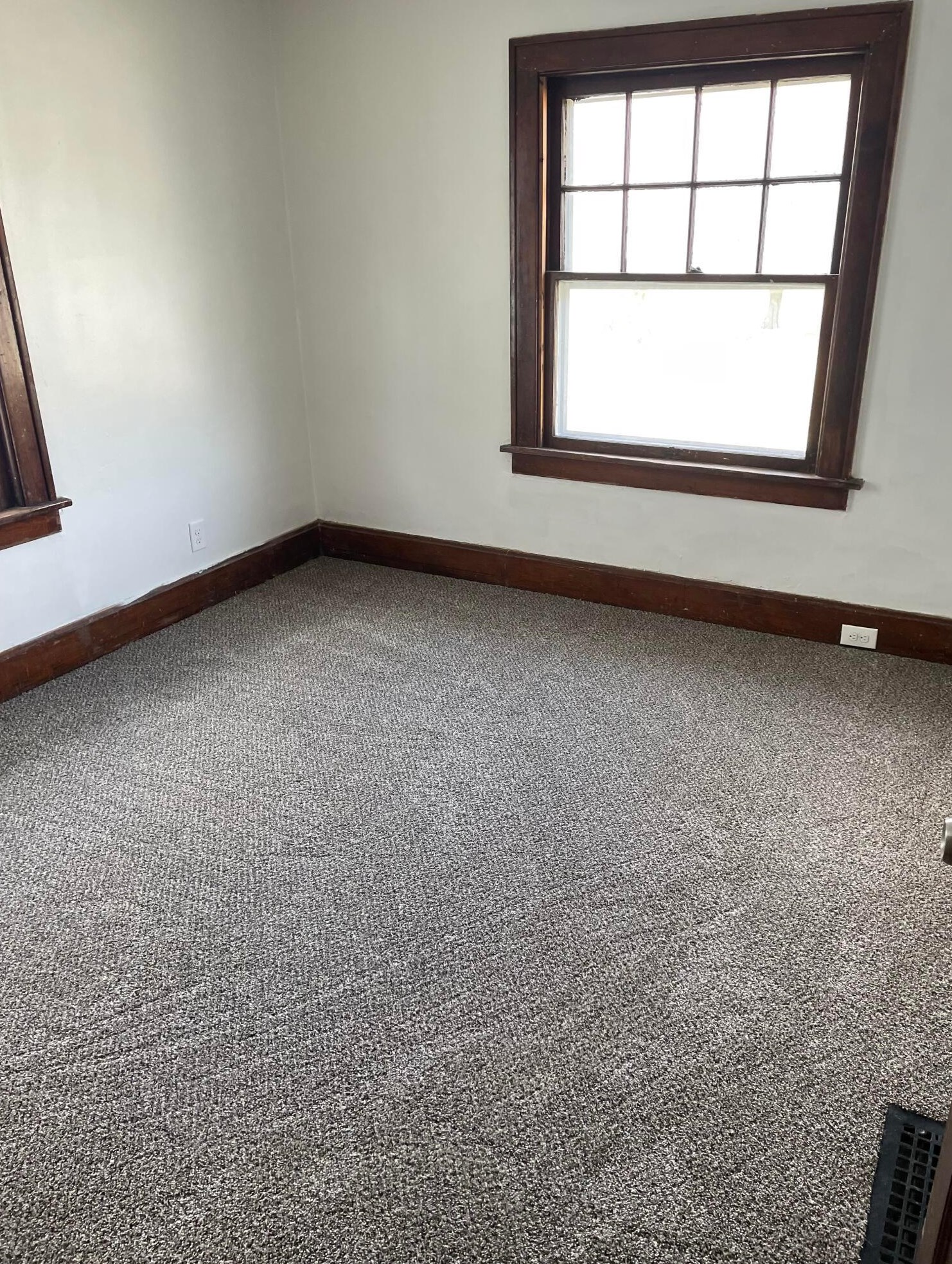 1060 Lockbourne Rd, Columbus OH 43206-1629 exterior