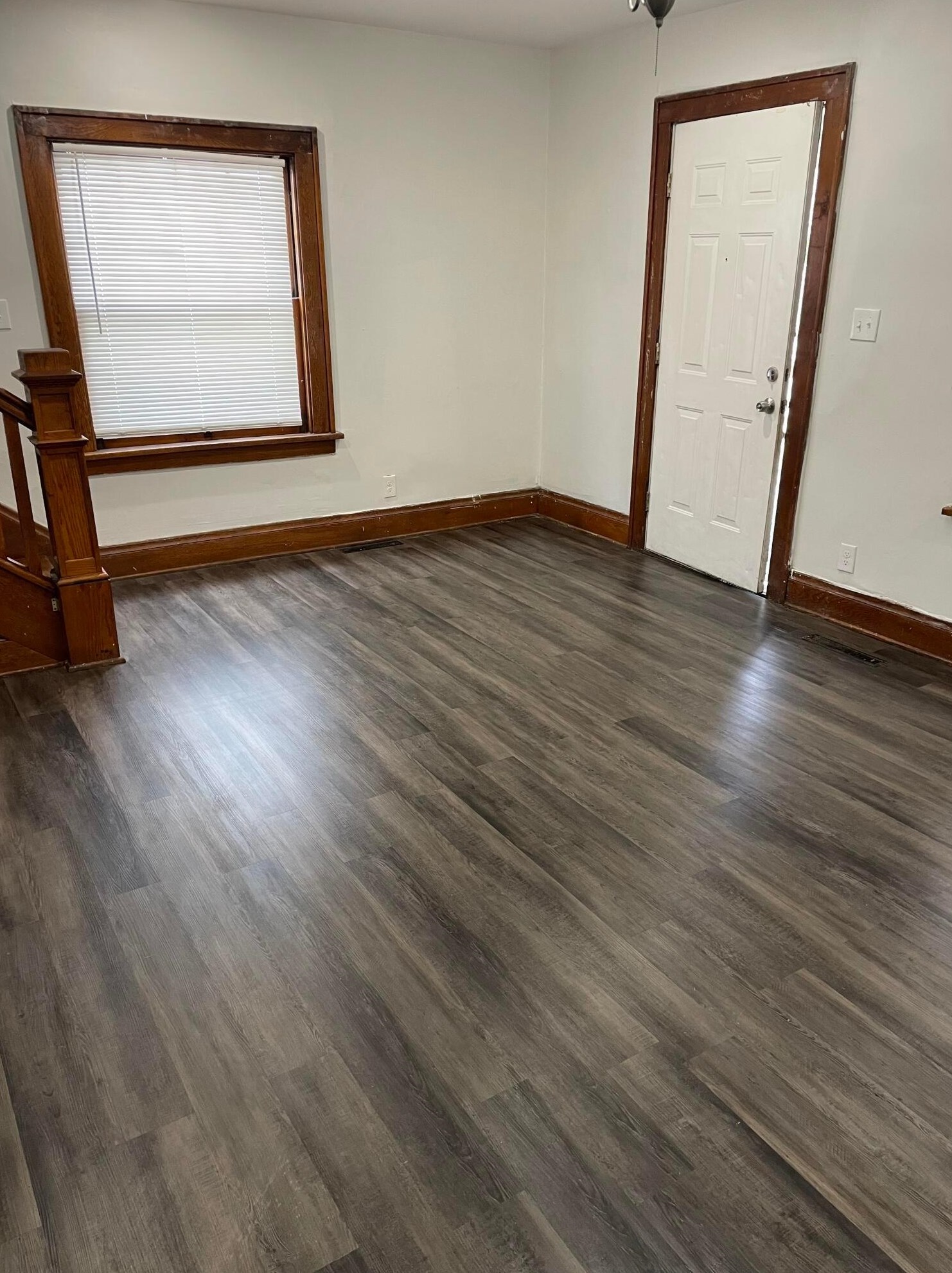 1060 Lockbourne Rd, Columbus, OH 43206-1629