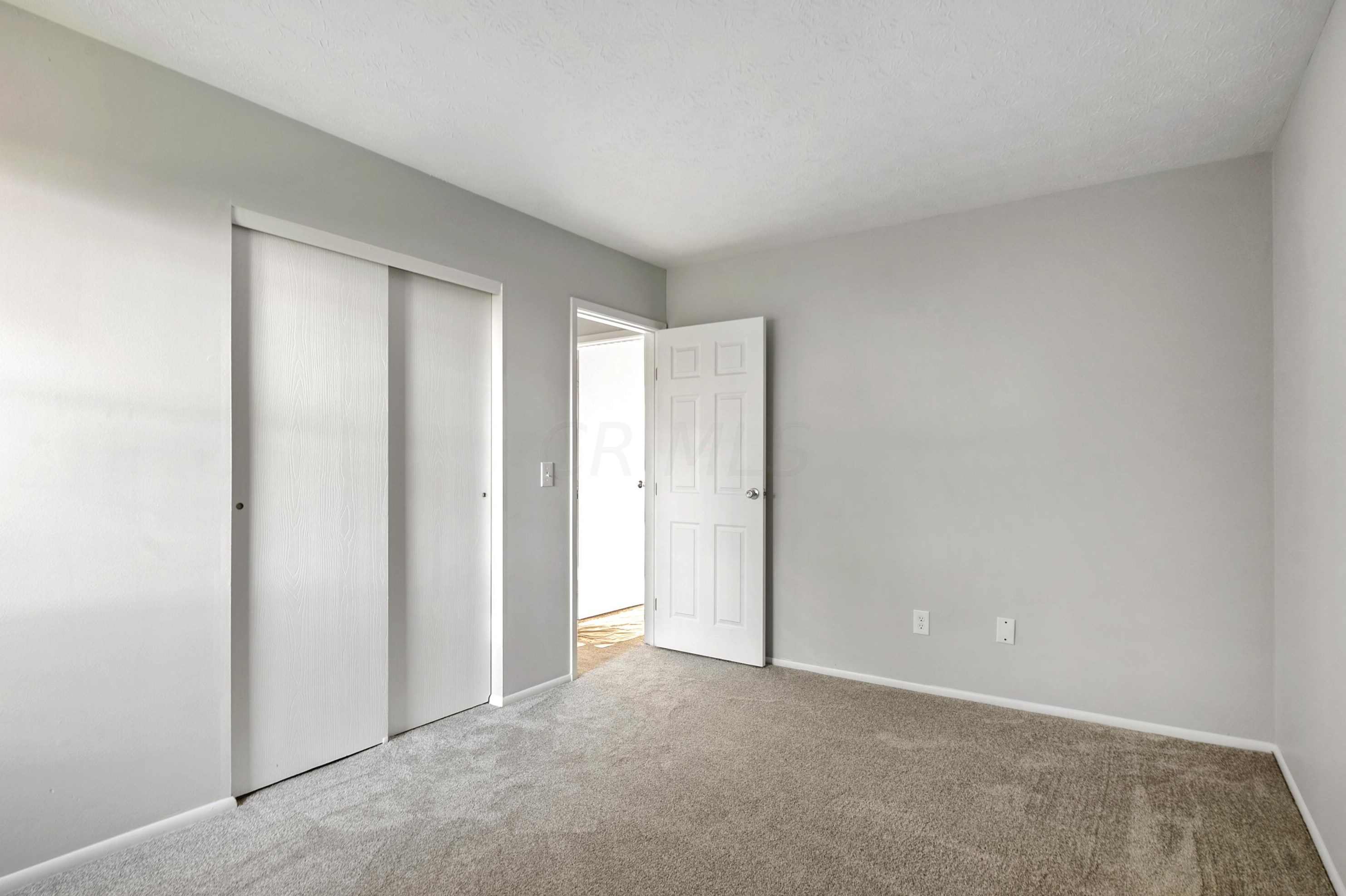 5012 Brewster Dr, Columbus OH  43232-6255 exterior