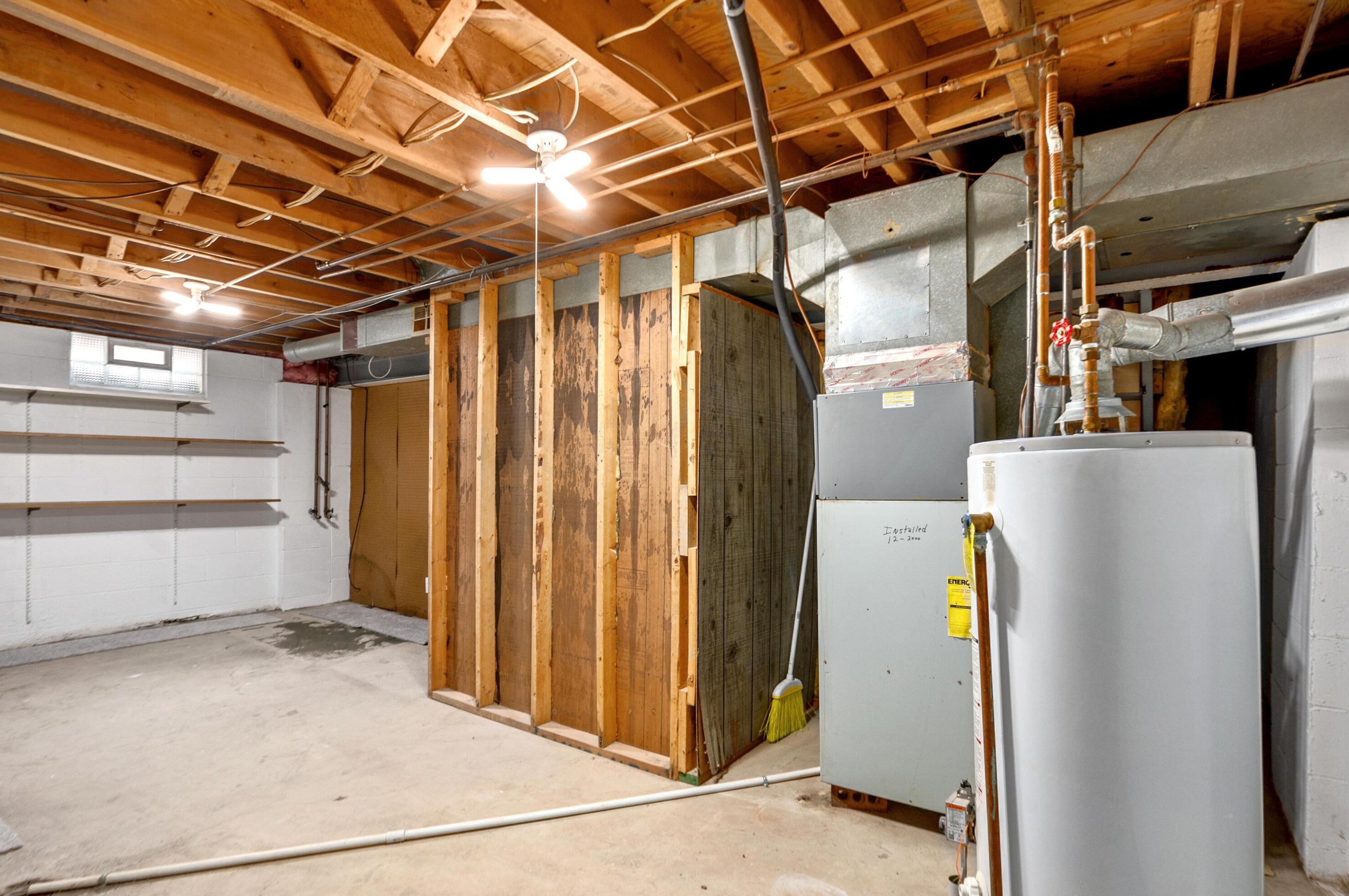 5012 Brewster Dr, Columbus OH  43232-6255 exterior