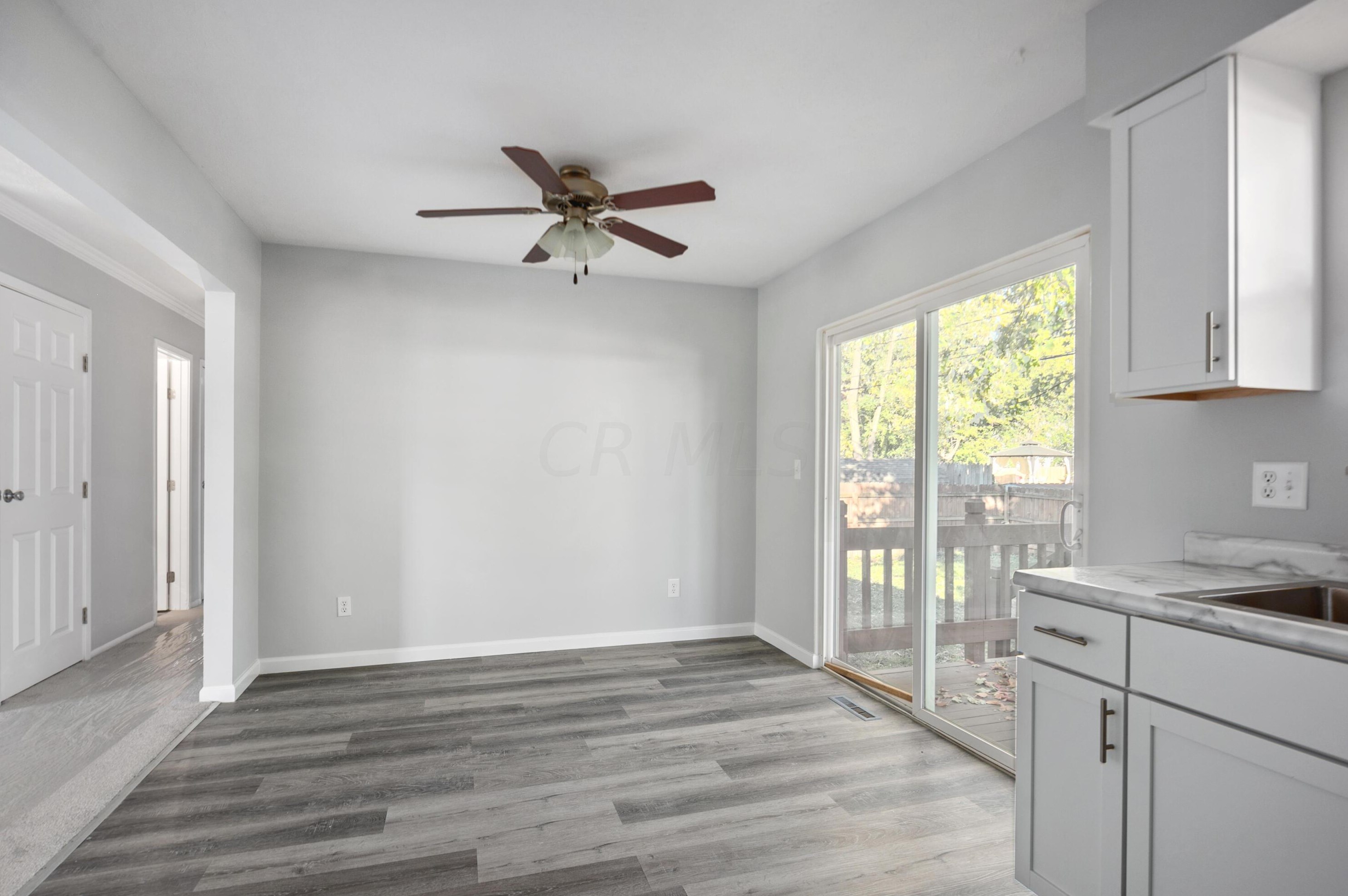 5012 Brewster Dr, Columbus OH  43232-6255 exterior