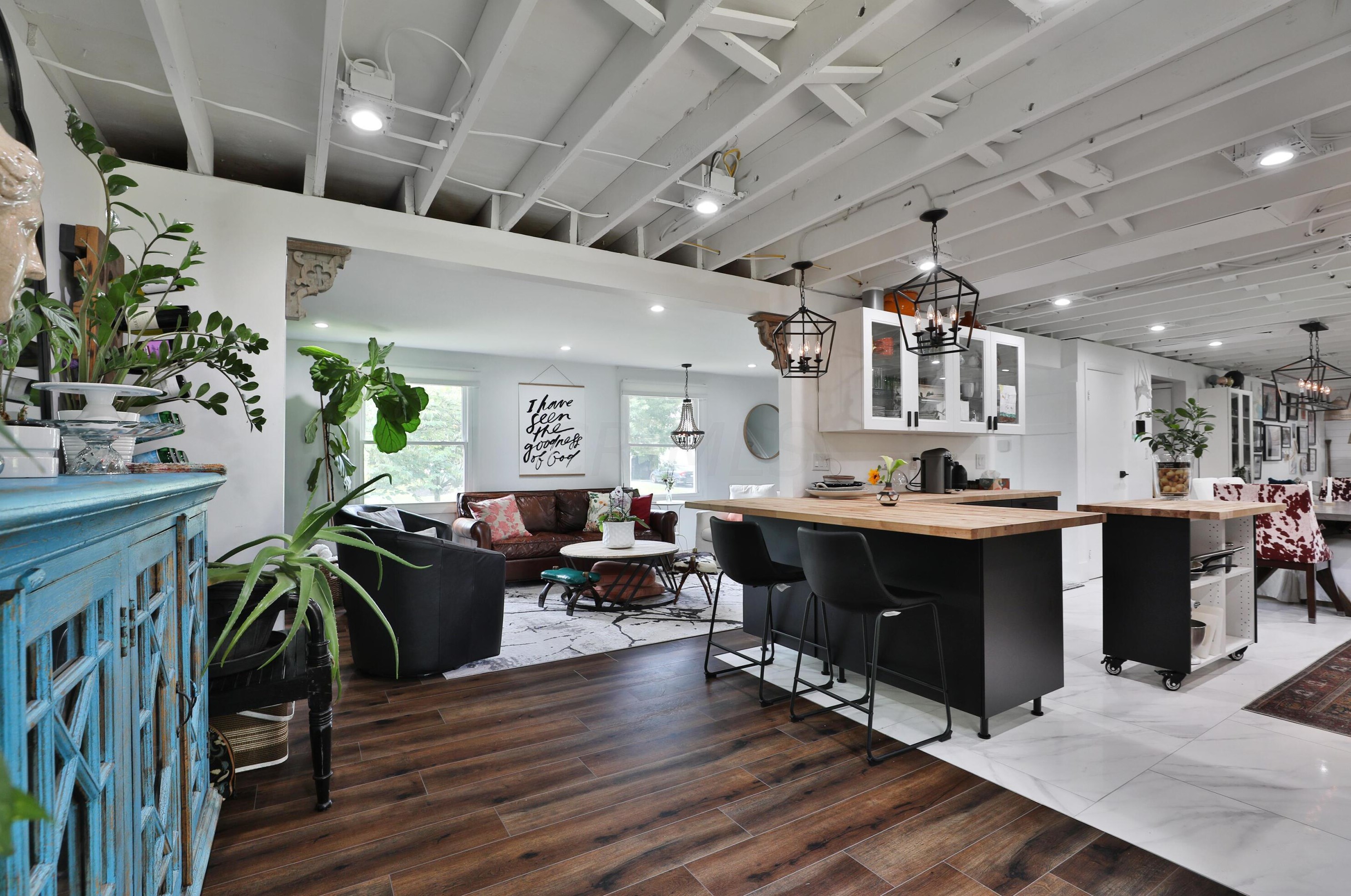 1678 Parkgate Rd, Columbus OH  43229-2004 exterior