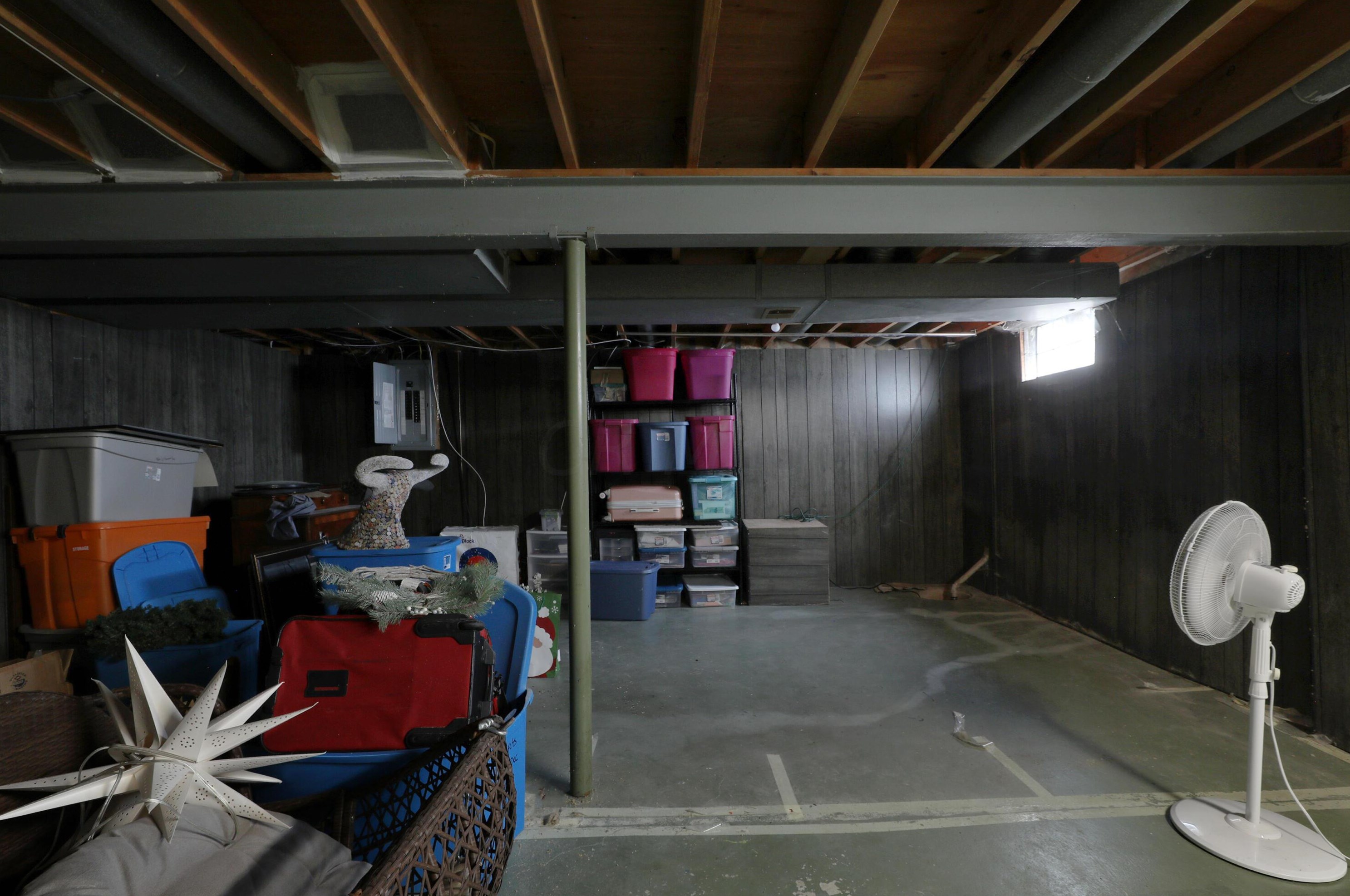 1678 Parkgate Rd, Columbus OH  43229-2004 exterior