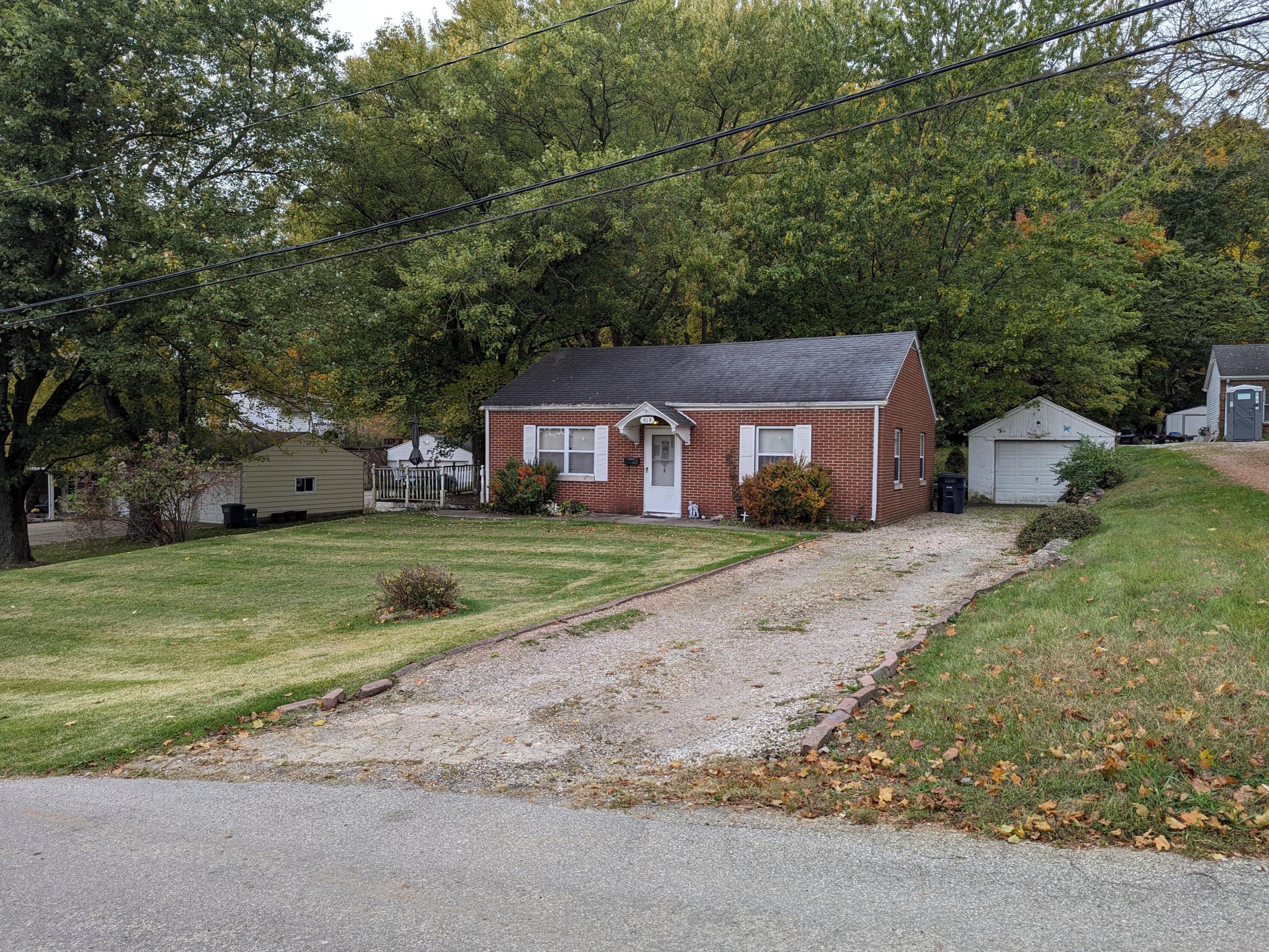919 Fay Ave, Lancaster, OH 43130-1002