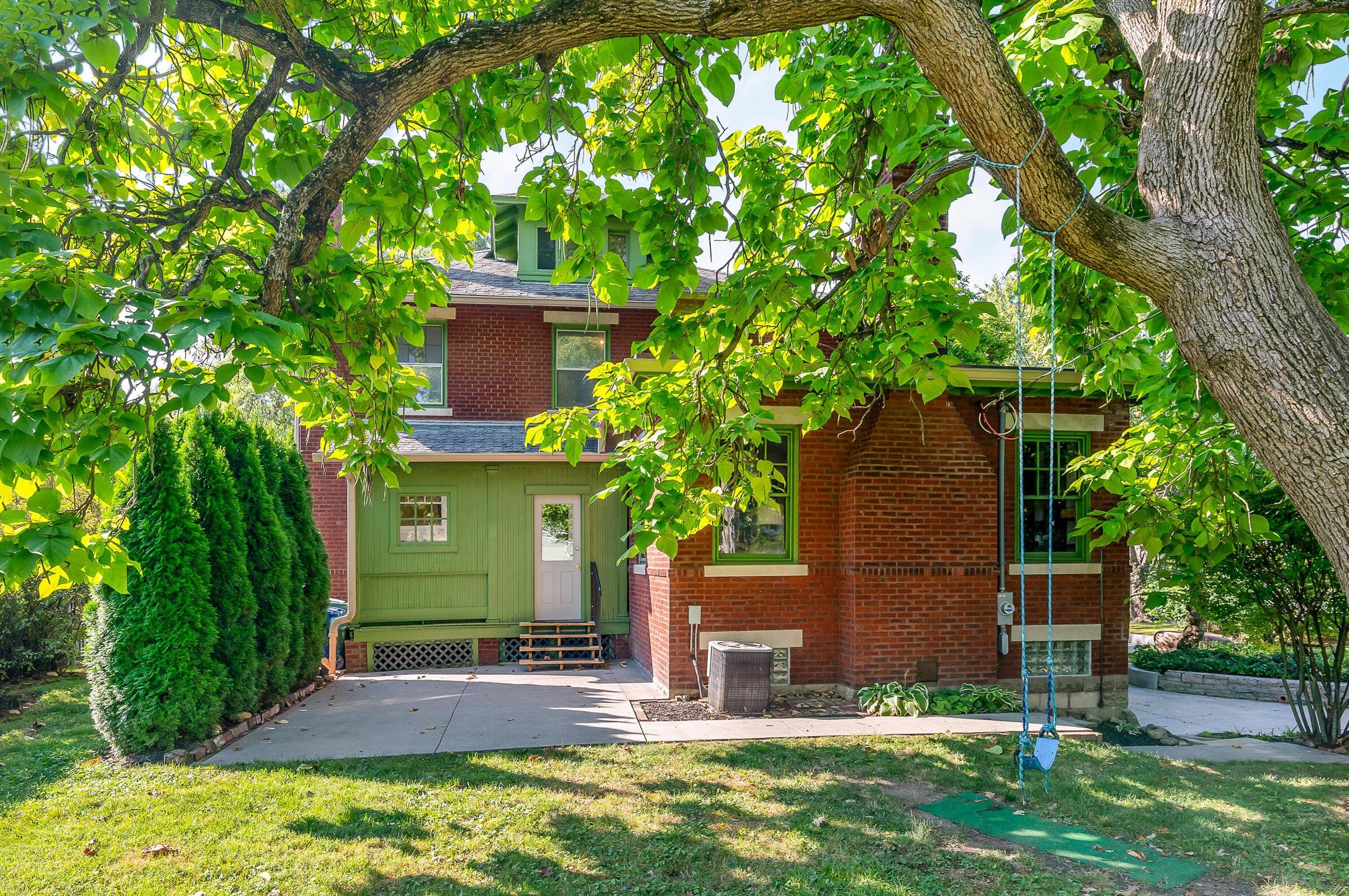 168 Fallis Rd, Columbus, OH 43214-3771