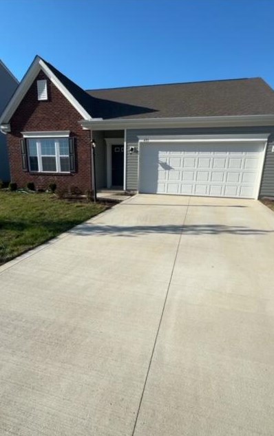 493 Wagon Ave, Pataskala, OH 43062