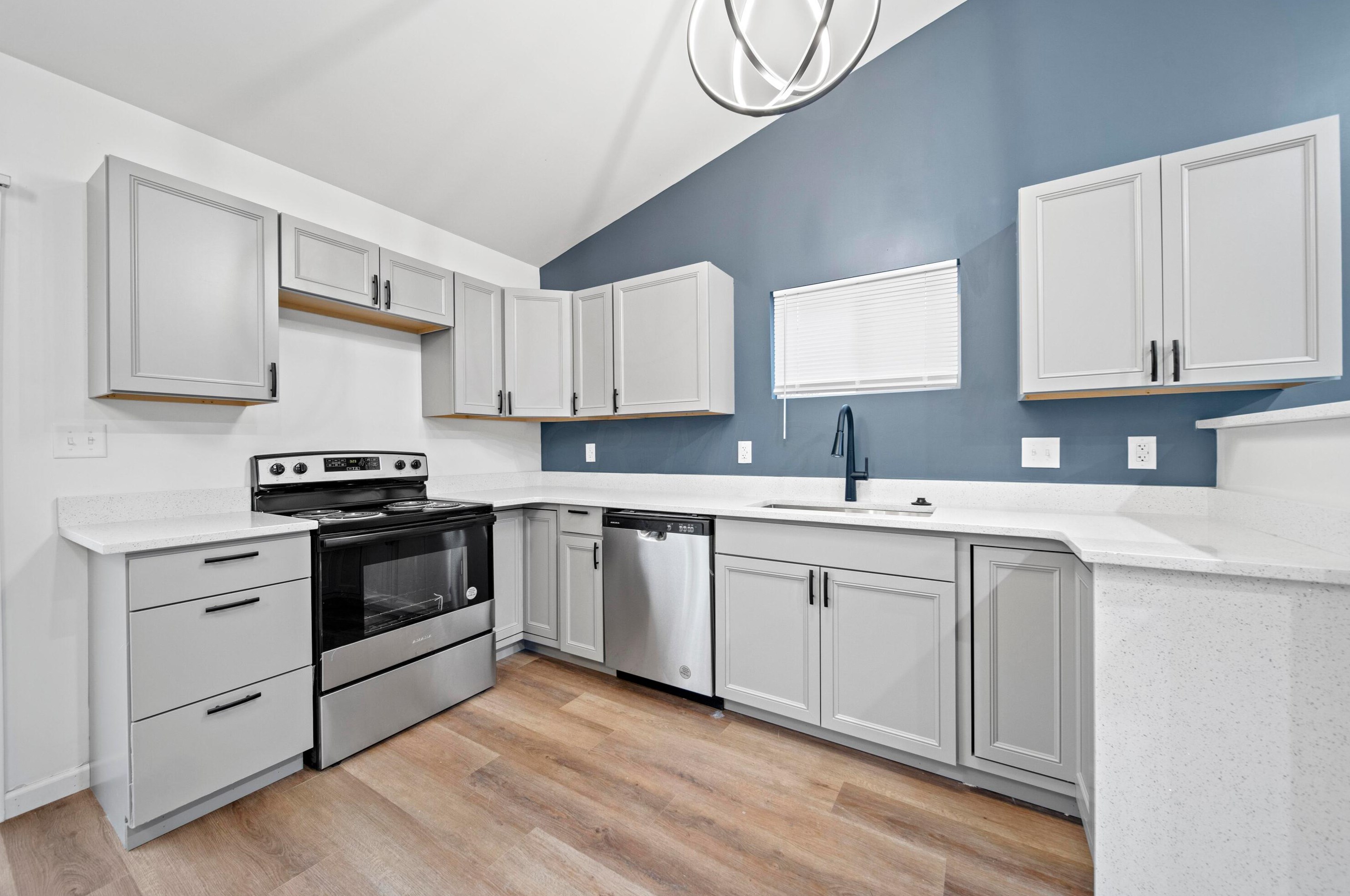 5361 Mendon Ct, Columbus OH  43232-5467 exterior