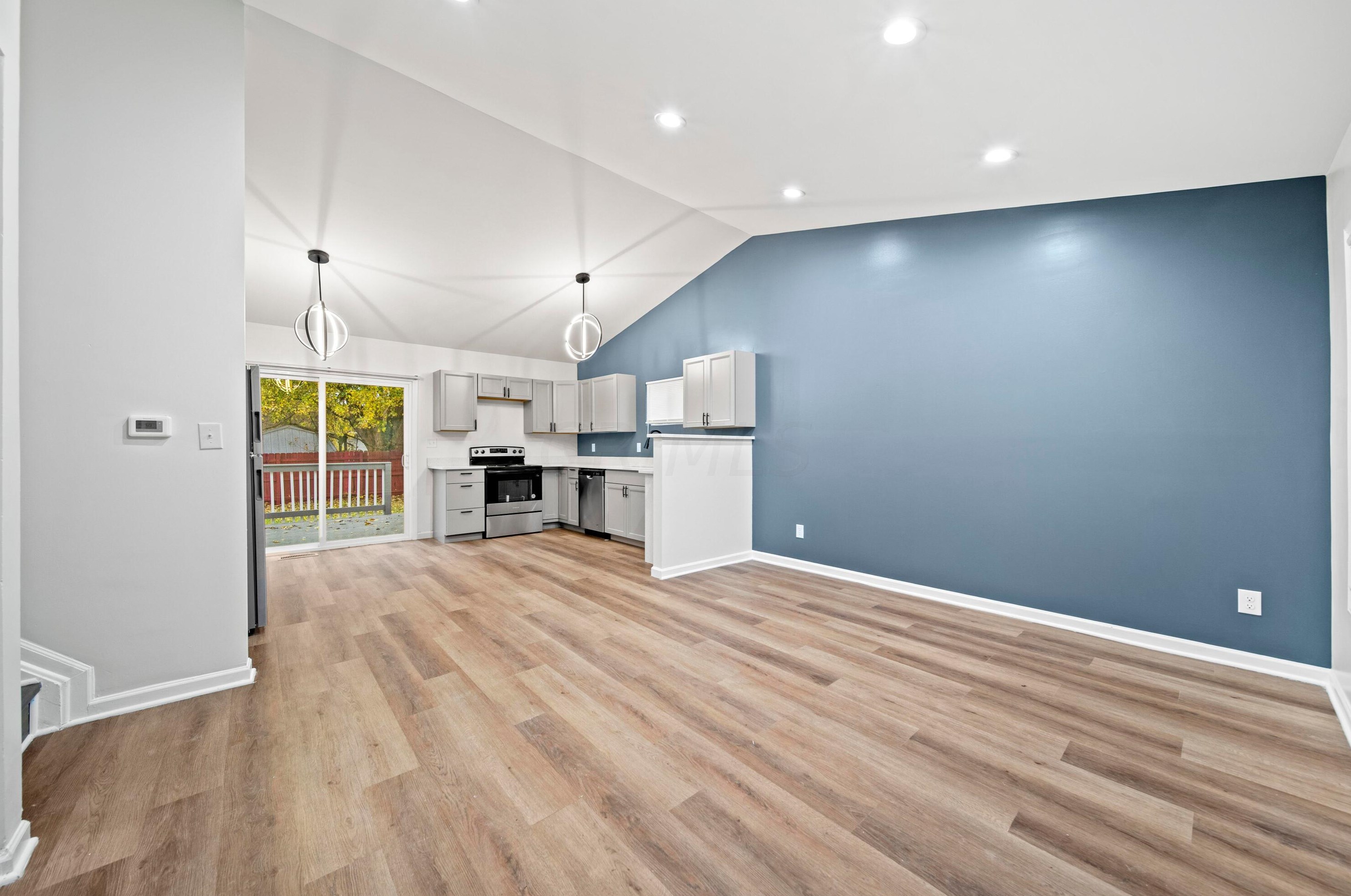 5361 Mendon Ct, Columbus OH  43232-5467 exterior