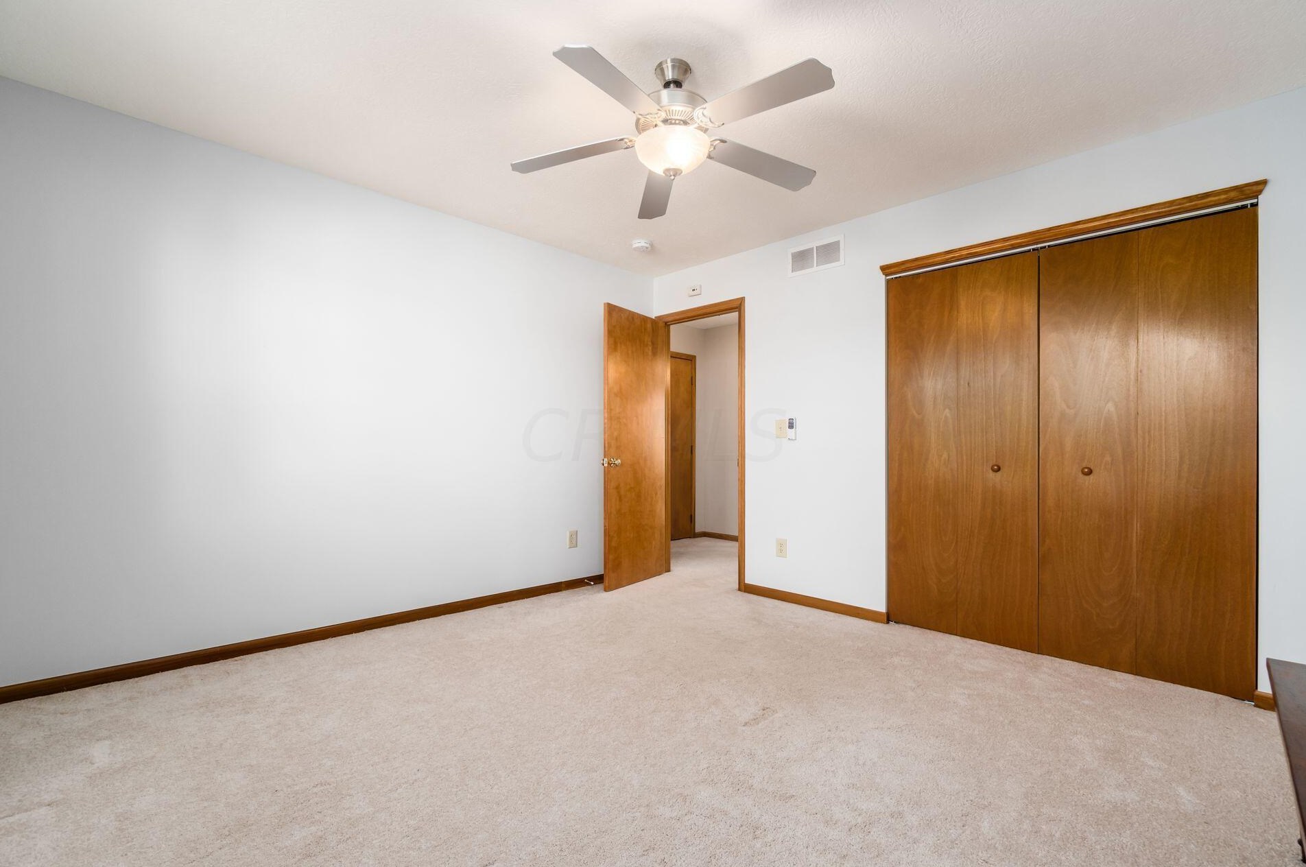 6984 Greensview Village Dr, Cnl Wnchstr OH  43110-8454 exterior