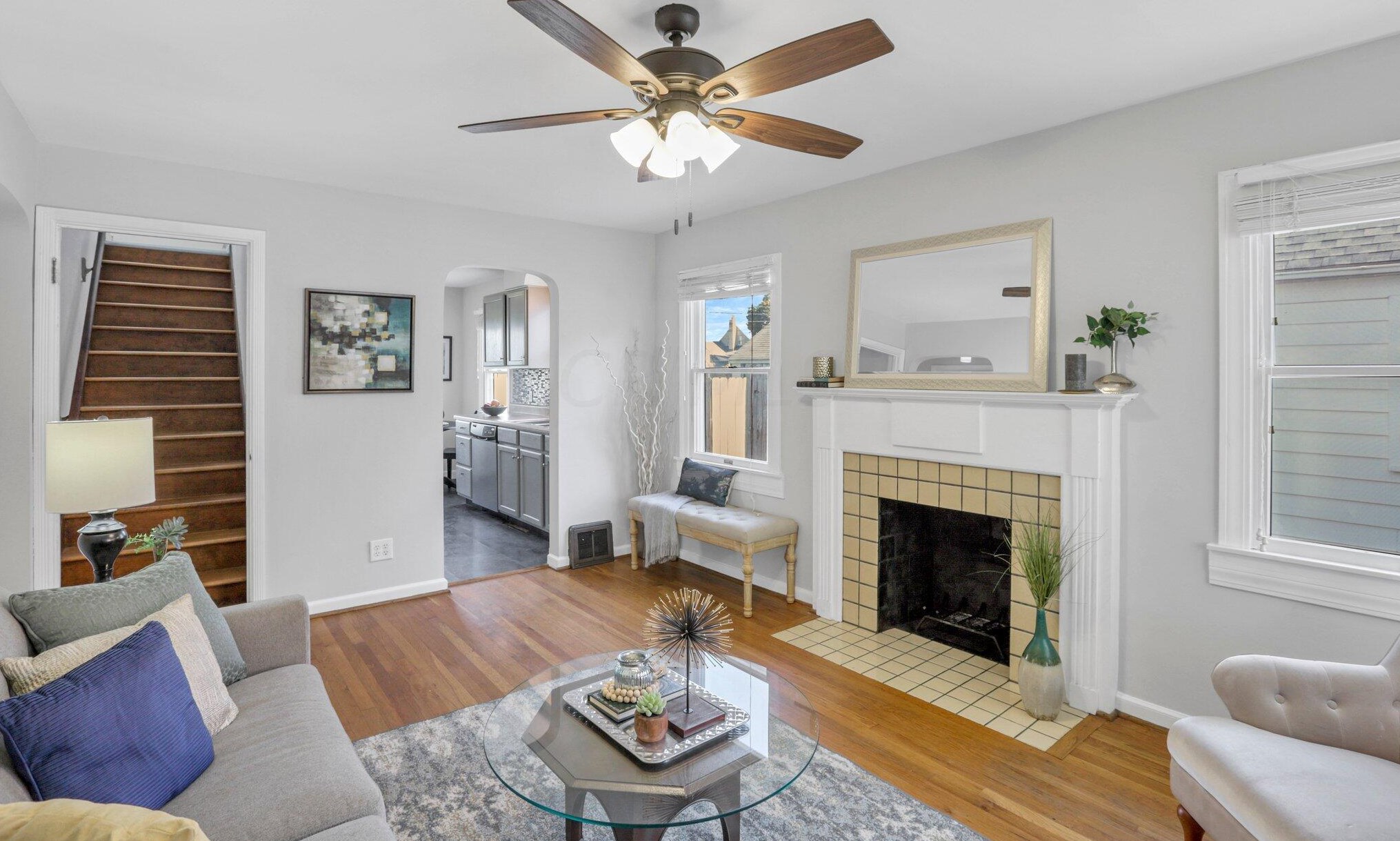 534 Jeffrey Pl, Columbus, OH 43214-1827
