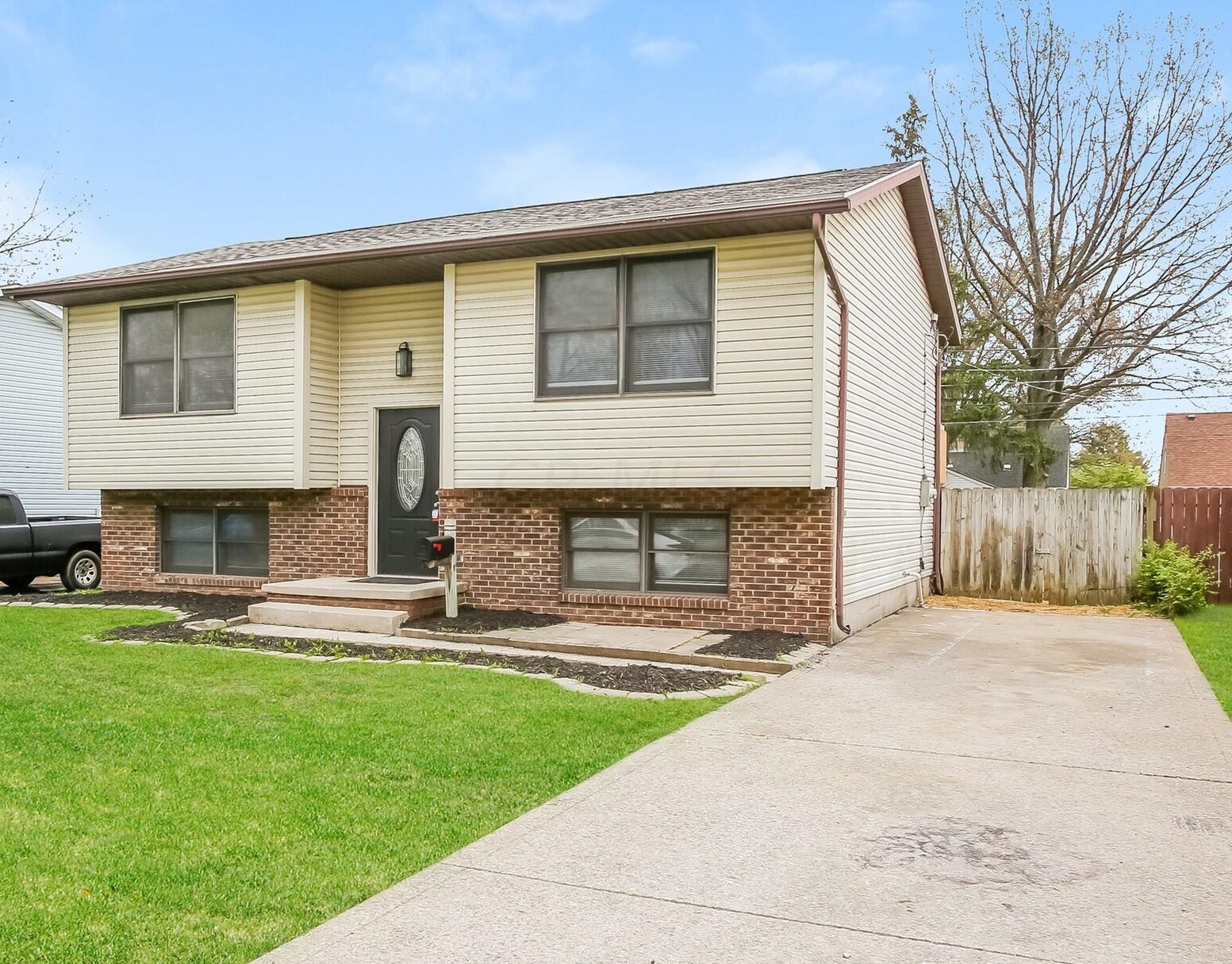 174 Derrer Rd, Columbus, OH 43204