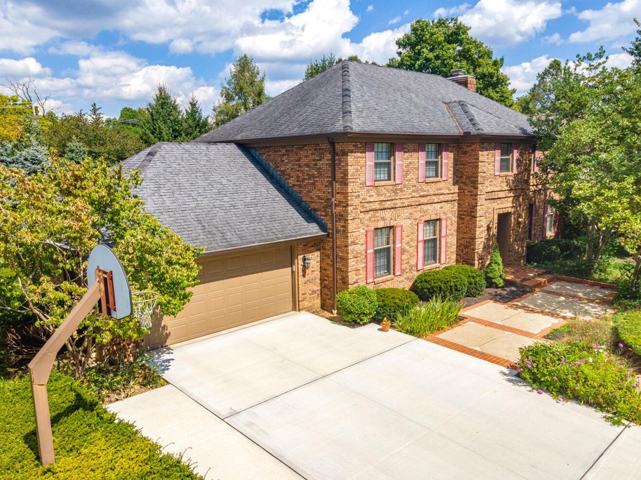 850 Bluffview Dr, Columbus, OH 43235-1728