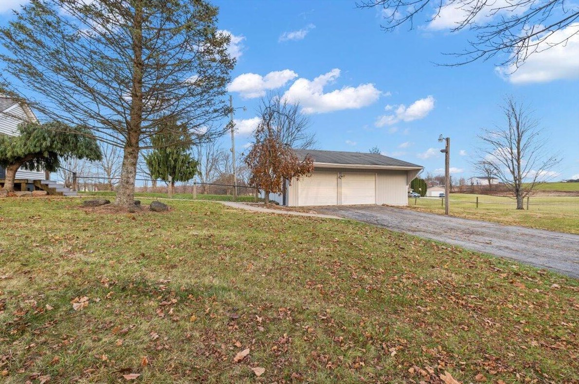 6818 Simmons Church Rd, Centerburg OH  43011-9488 exterior
