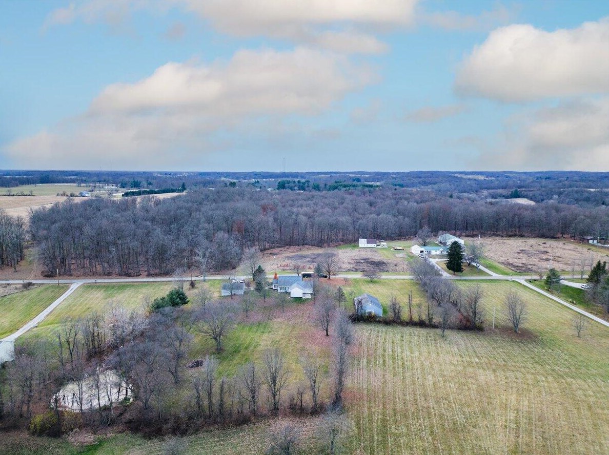 6818 Simmons Church Rd, Centerburg OH  43011-9488 exterior
