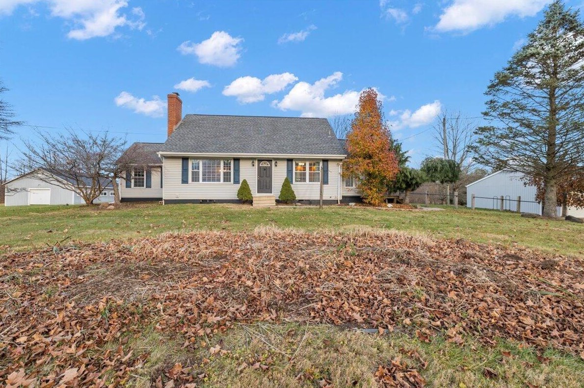 6818 Simmons Church Rd, Centerburg, OH 43011
