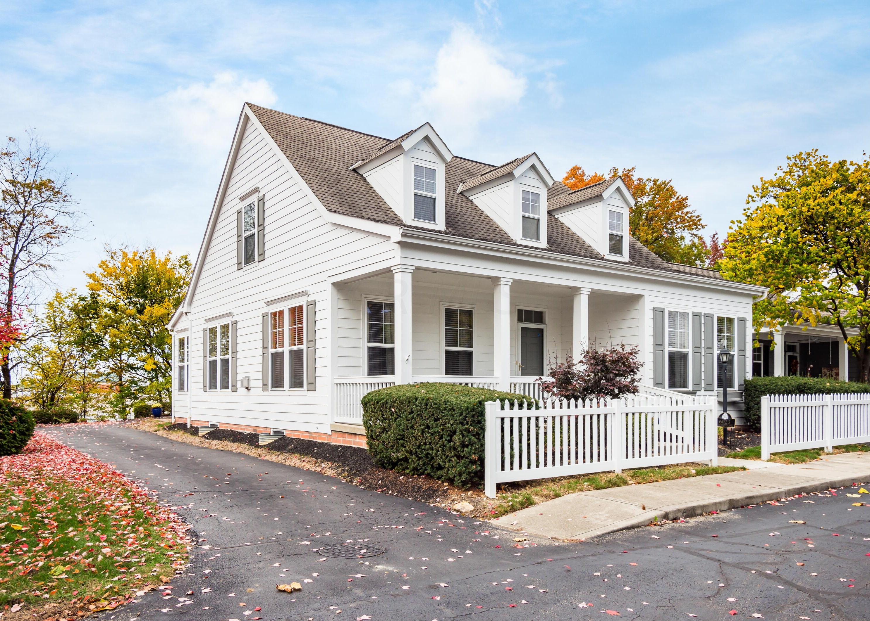 6023 Bentgate Ln, Columbus, OH 43230-8382