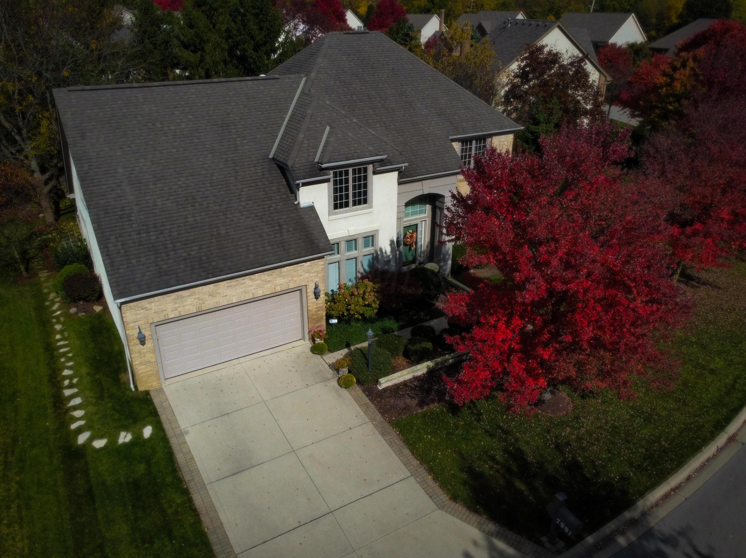 7991 Luckstone Dr, Dublin, OH 43017