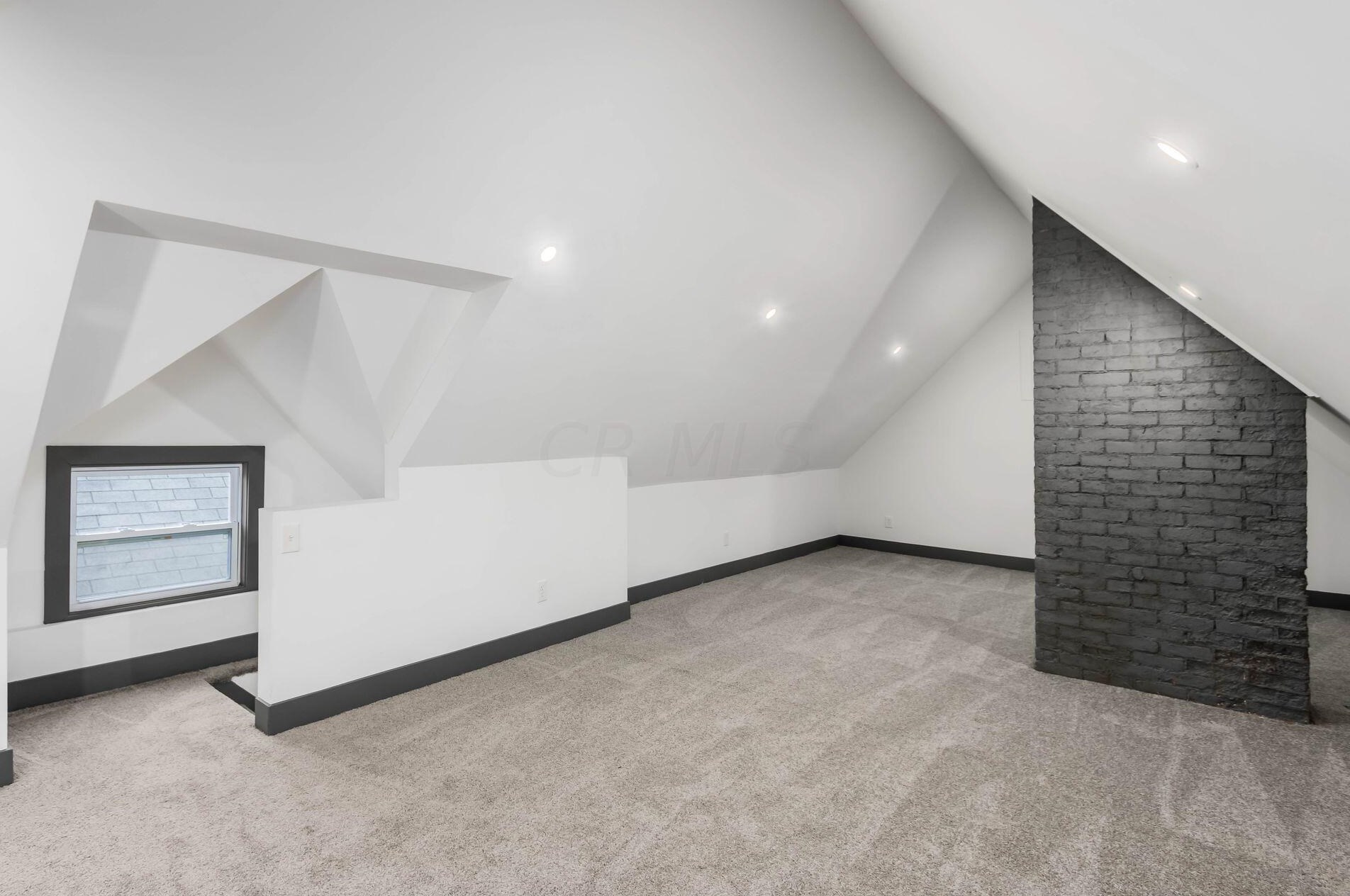 1571 Franklin Ave, Columbus OH 43085-3187 exterior