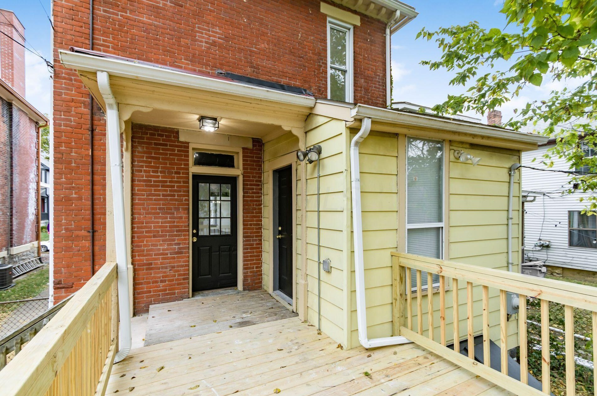 1571 Franklin Ave, Columbus OH 43085-3187 exterior