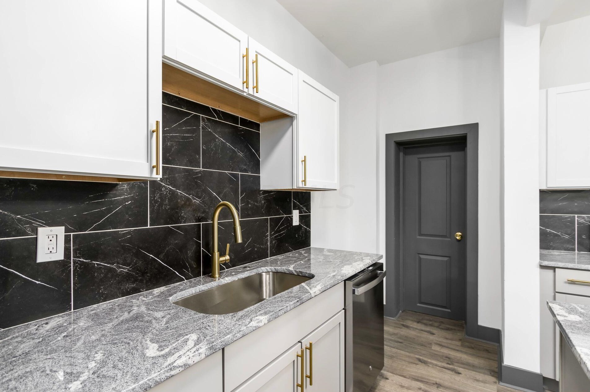 1571 Franklin Ave, Columbus OH 43085-3187 exterior