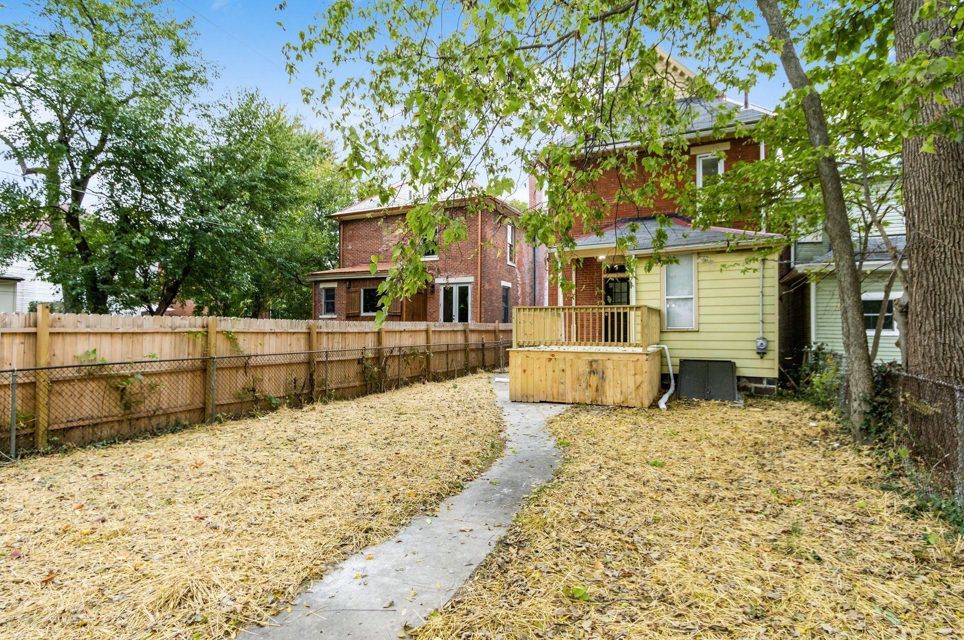 1571 Franklin Ave, Columbus OH 43085-3187 exterior