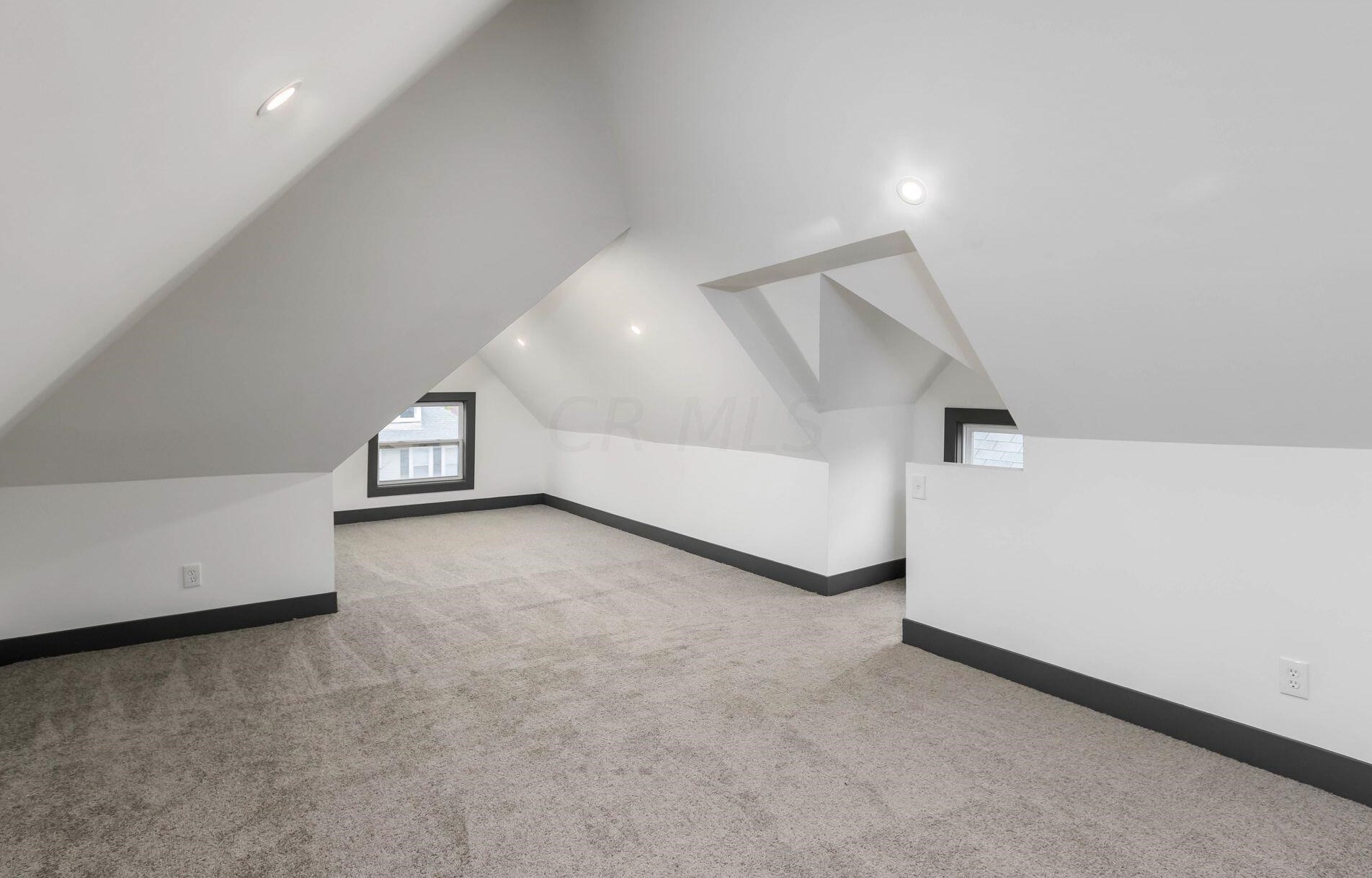 1571 Franklin Ave, Columbus OH 43085-3187 exterior