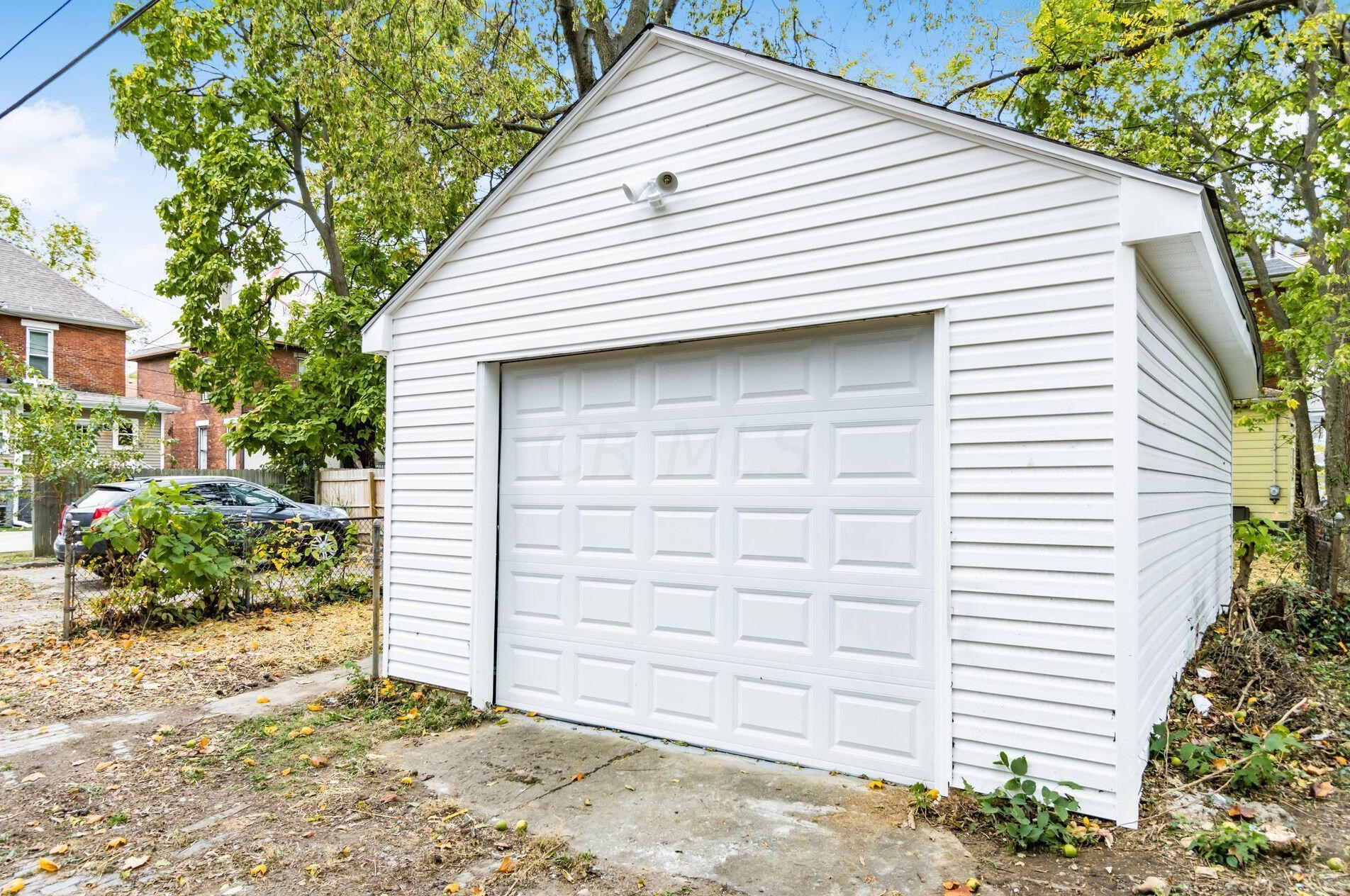 1571 Franklin Ave, Columbus OH 43085-3187 exterior