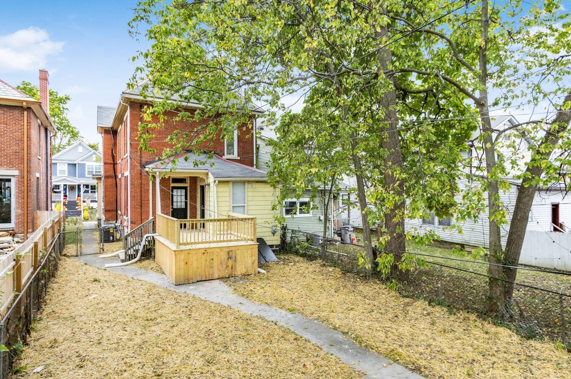 1571 Franklin Ave, Columbus OH 43085-3187 exterior