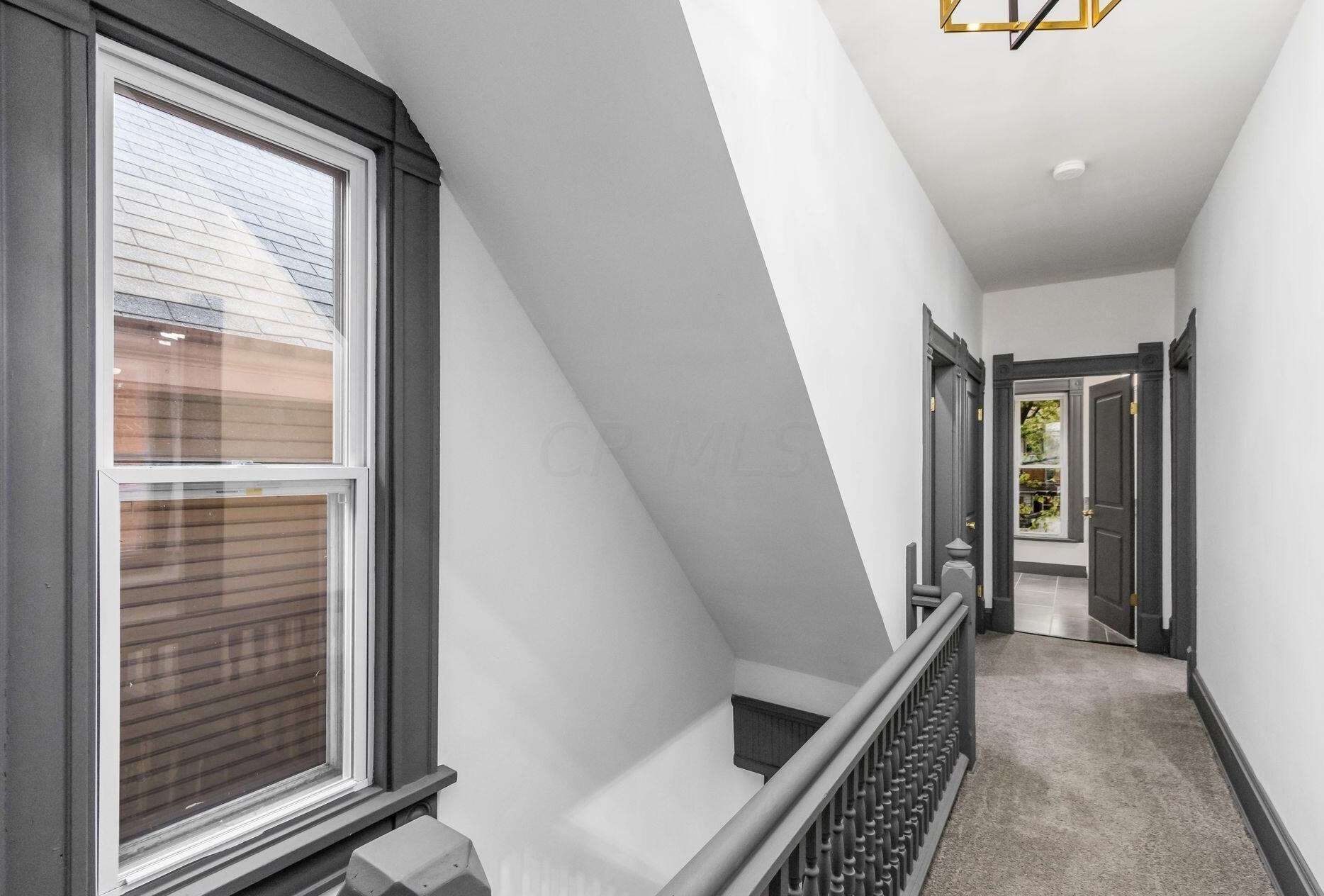 1571 Franklin Ave, Columbus OH 43085-3187 exterior