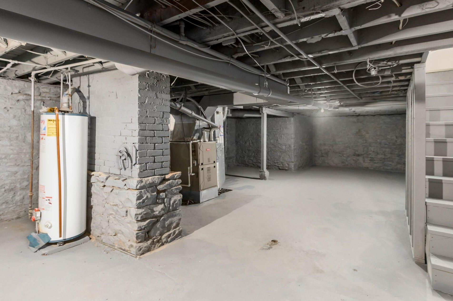 1571 Franklin Ave, Columbus OH 43085-3187 exterior