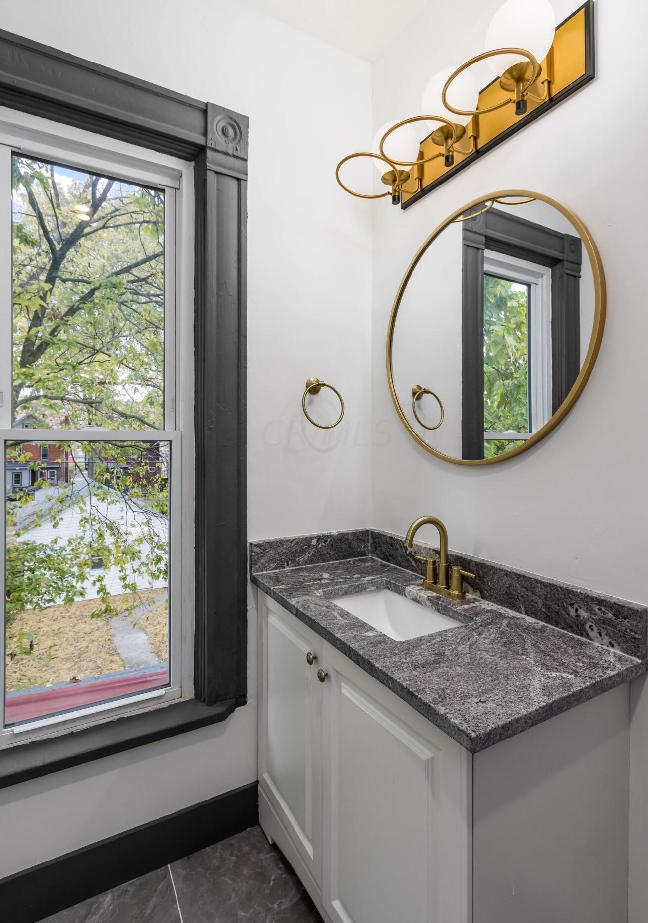 1571 Franklin Ave, Columbus OH 43085-3187 exterior