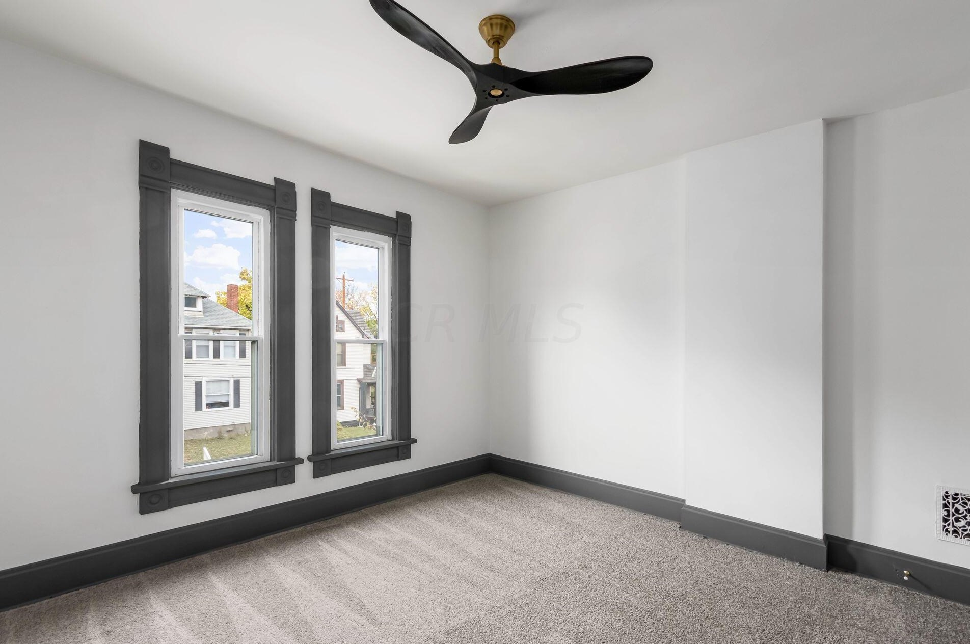 1571 Franklin Ave, Columbus OH 43085-3187 exterior