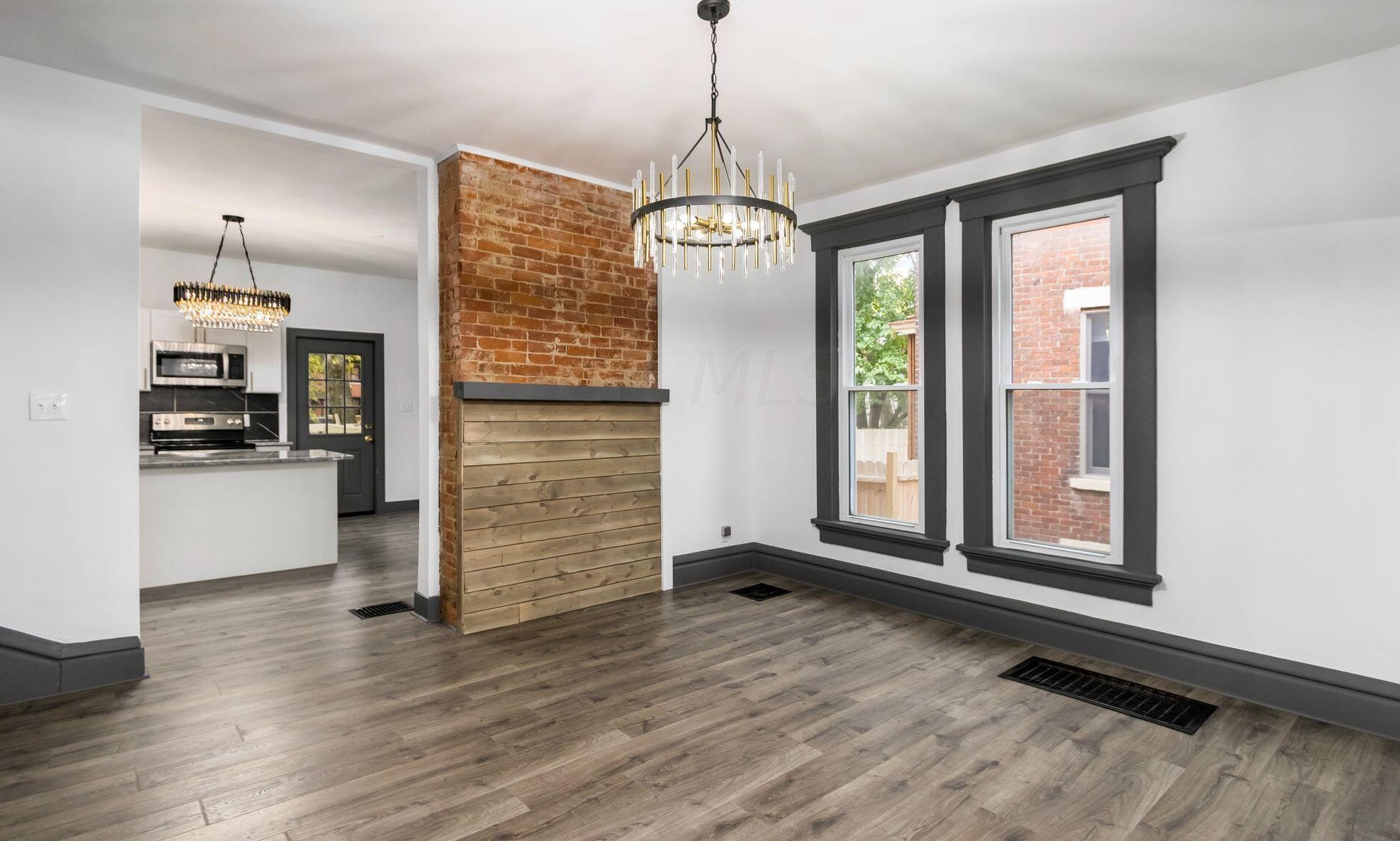 1571 Franklin Ave, Columbus OH 43085-3187 exterior