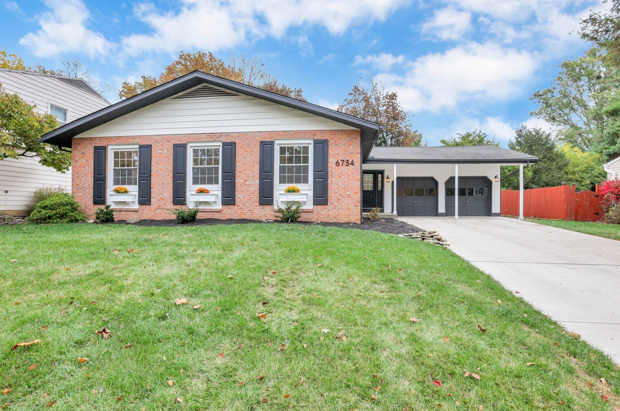 6734 Berend St, Sharon Township, OH 43085