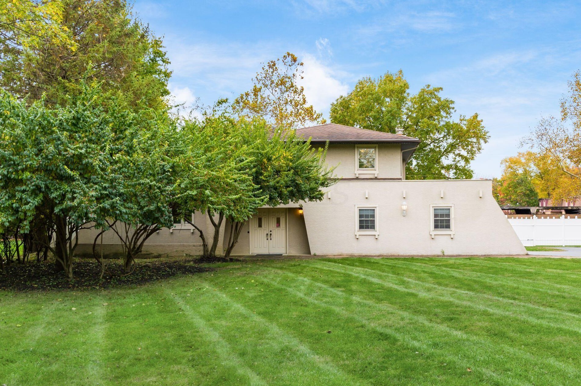 1161 Fairway Blvd, Columbus, OH 43213-2522