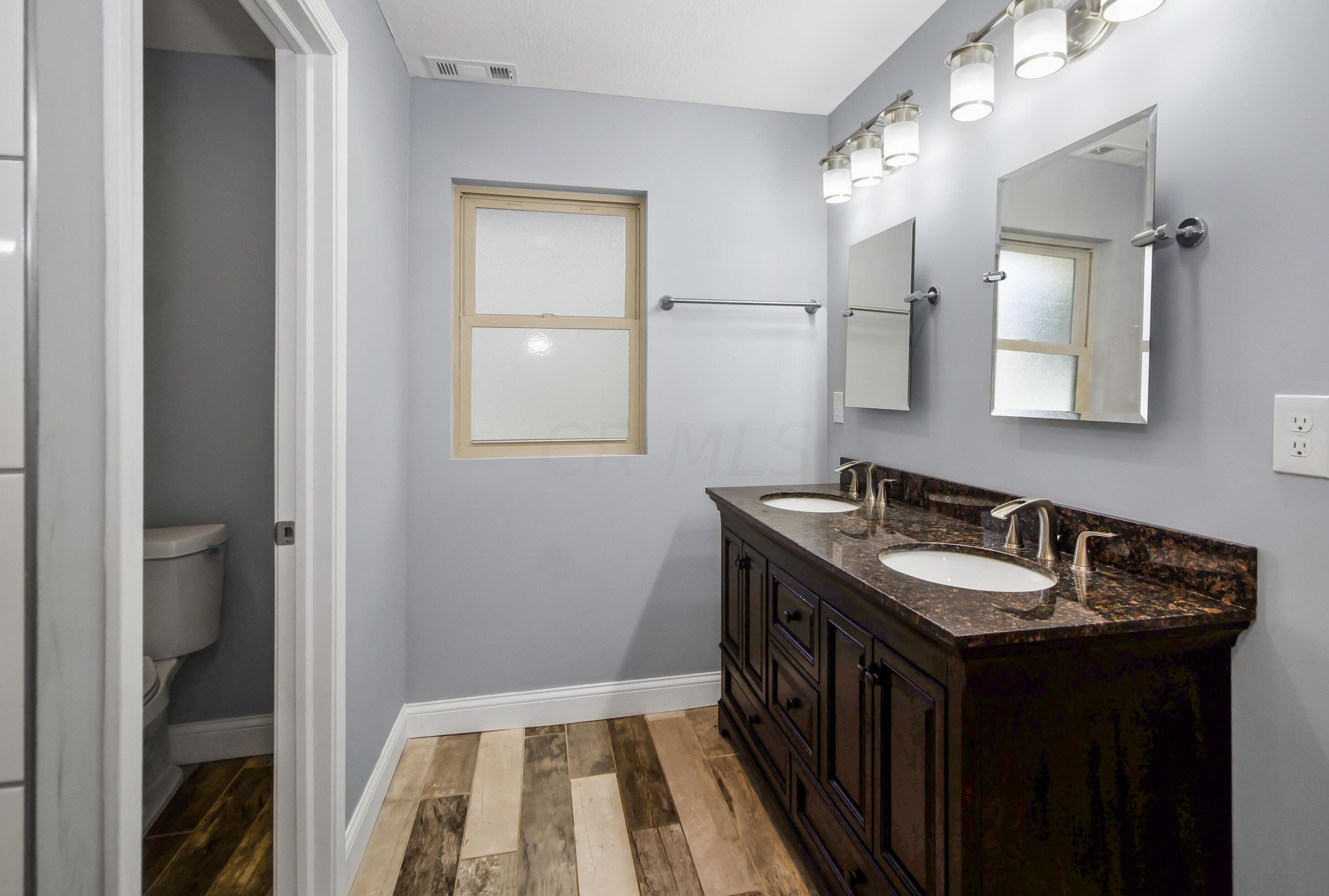 3254 Grey Fox Dr, Columbus OH 43230-1923 exterior