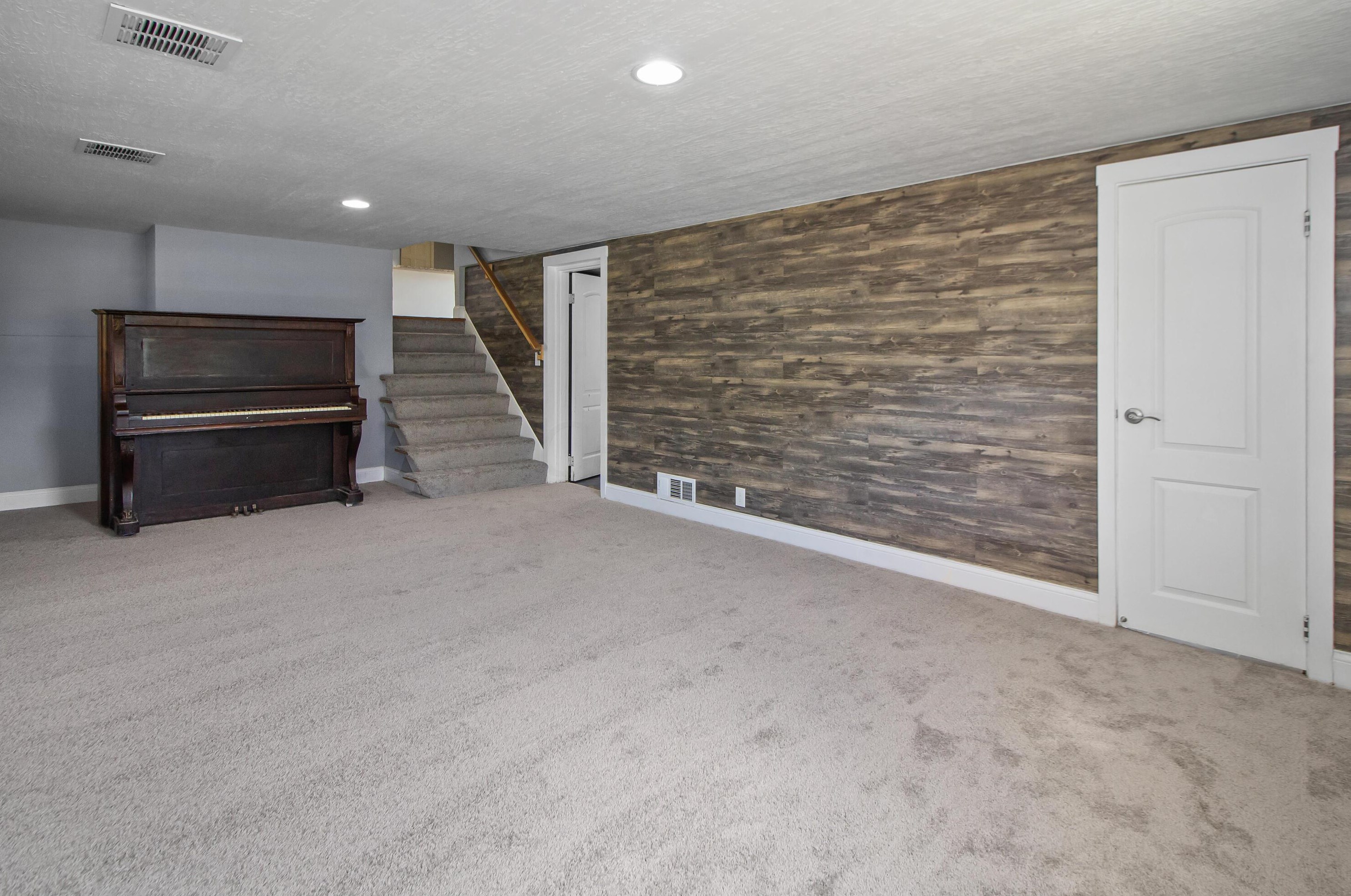 3254 Grey Fox Dr, Columbus OH 43230-1923 exterior